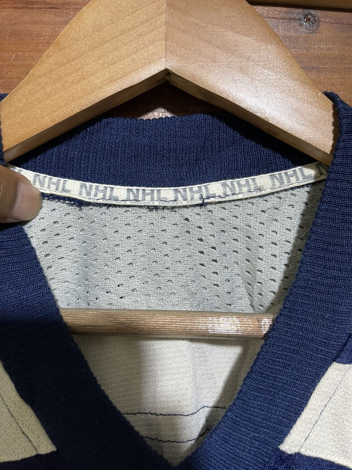 NHL Vintage 90s nike NHL vancouver canucks hockey jersey Size US M / EU 48-50 / 2 - 6 Thumbnail
