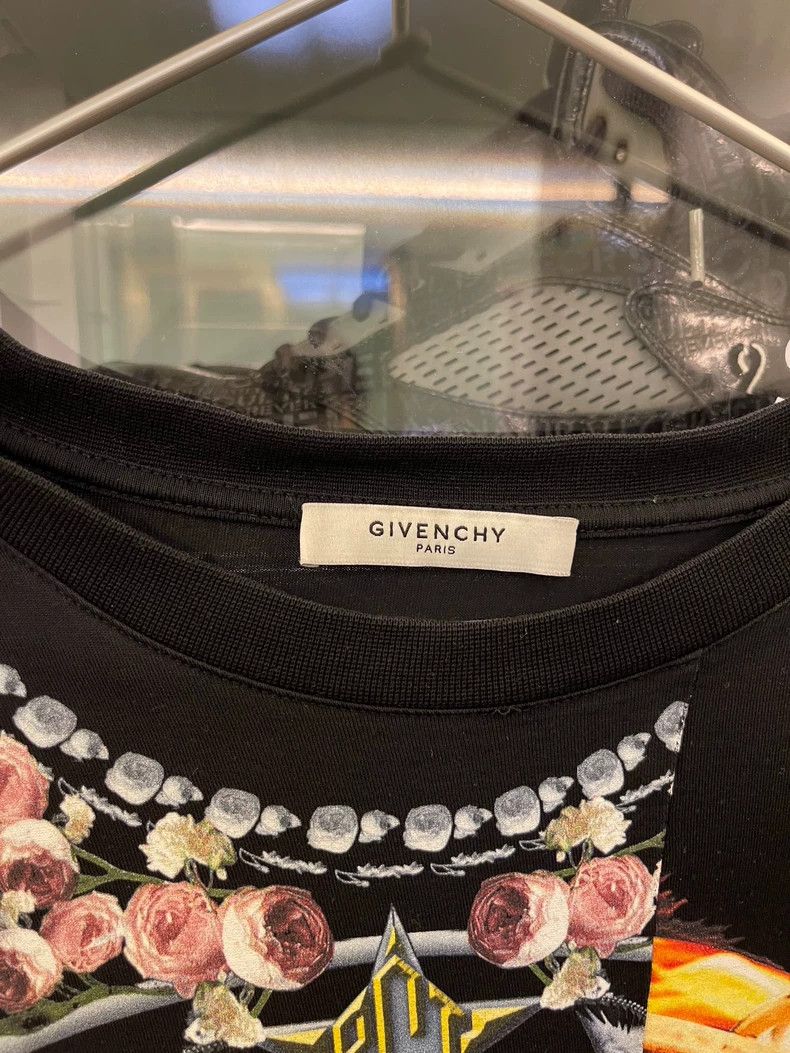 Other Givenchy Gvc Flower Shark Firework Patchwork Shark Size US L / EU 52-54 / 3 - 2 Thumbnail