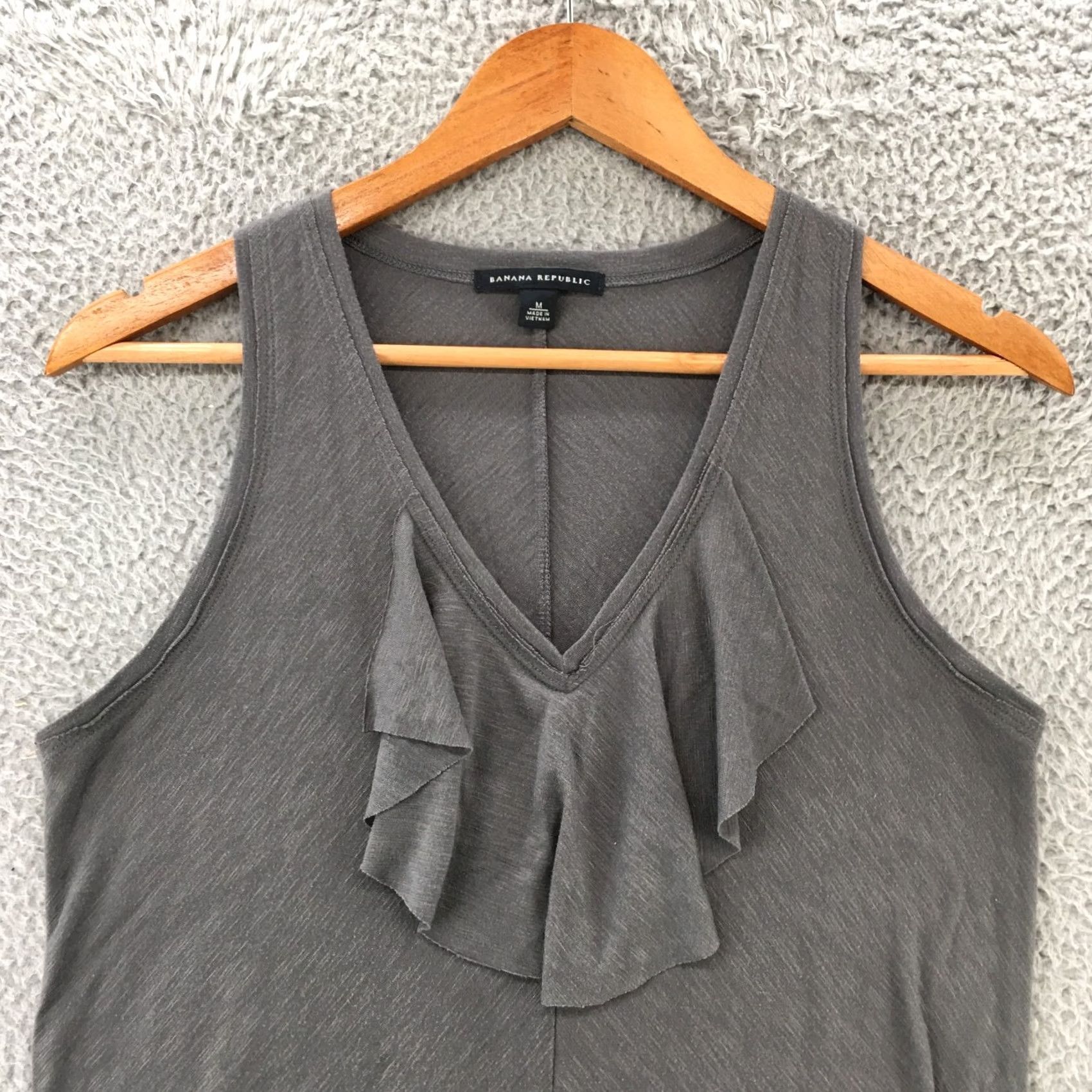 Banana Republic Banana Republic Tank Top Womens Medium Gray Ruffle Sleeveless Casual Shirt Size M / US 6-8 / IT 42-44 - 2 Thumbnail