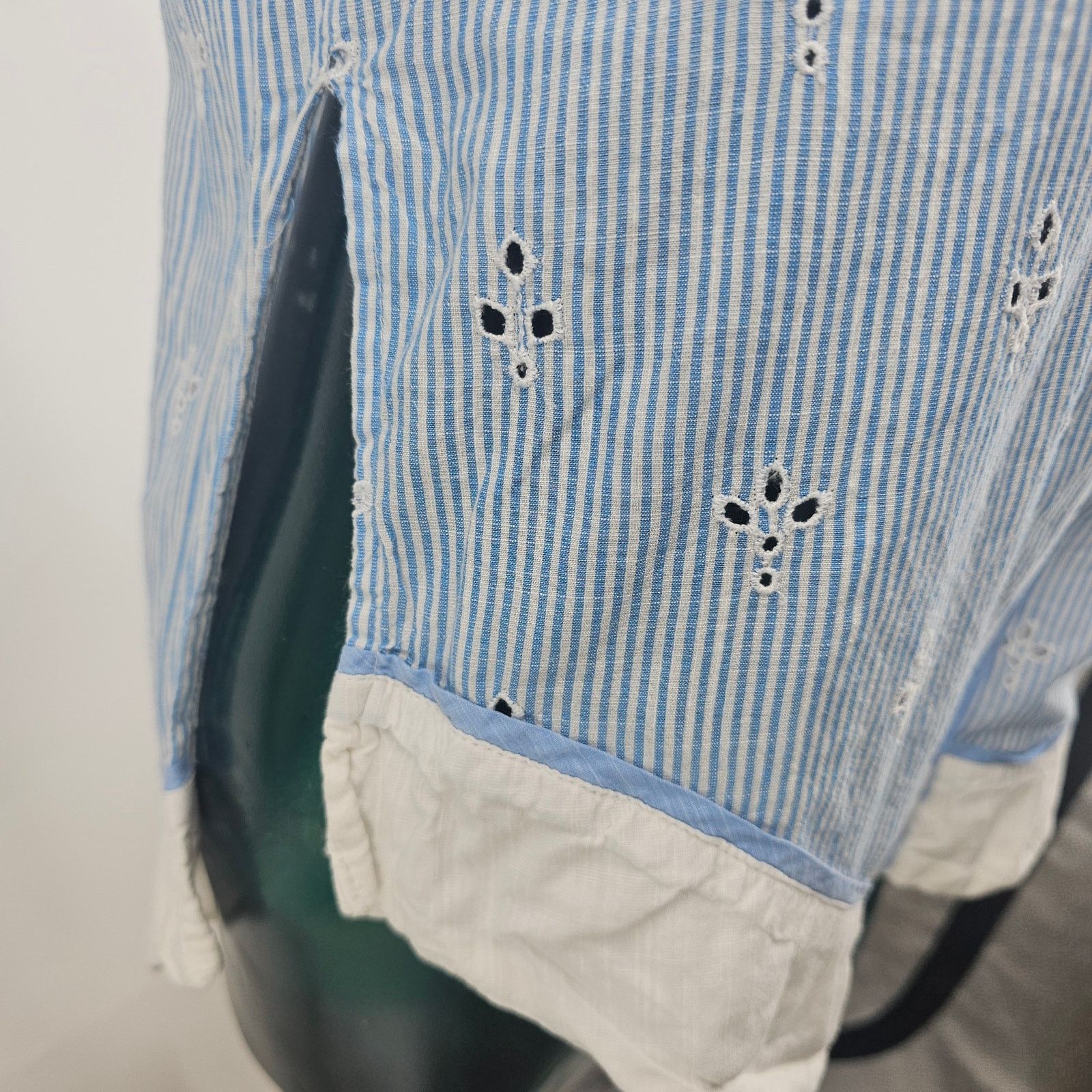 Anthropologie Anthropologie The Bijou Striped Eyelet Button Shirt Blue XS Size XS / US 0-2 / IT 36-38 - 3 Thumbnail