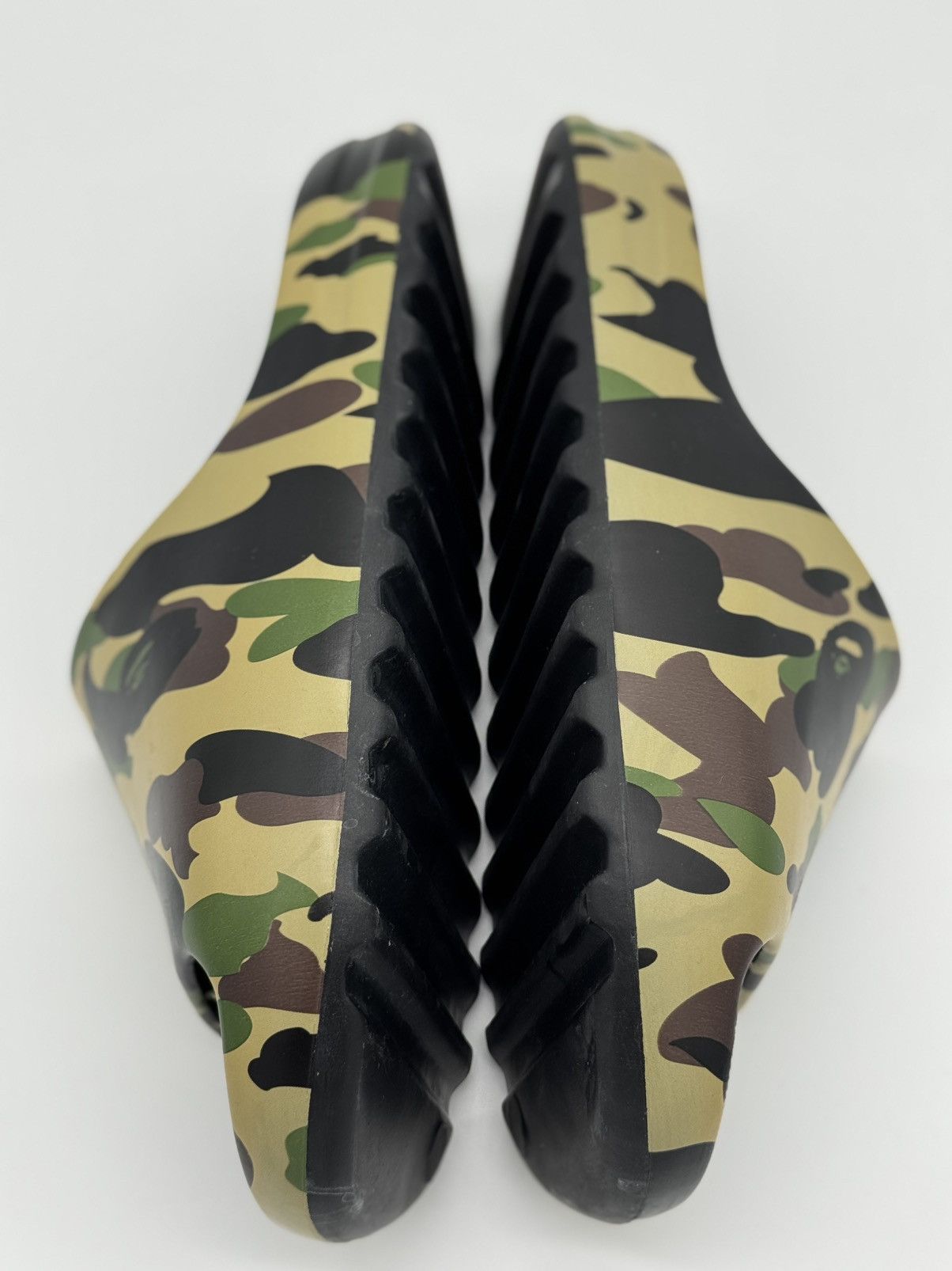 Bape Bape 1st camo slides yellow camo Size US 10 / EU 43 - 4 Thumbnail