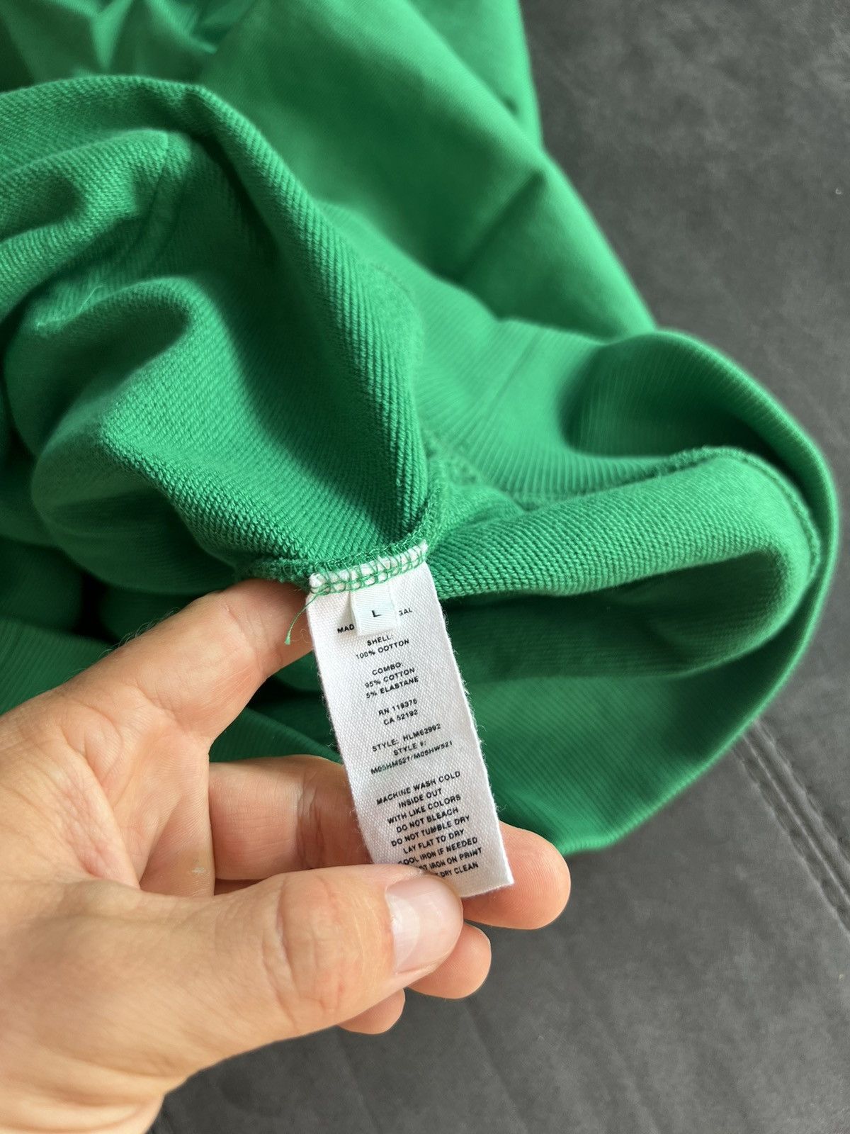 Helmut Lang Helmut Lang big logo hoodie ship one week from Spain Size US L / EU 52-54 / 3 - 6 Thumbnail