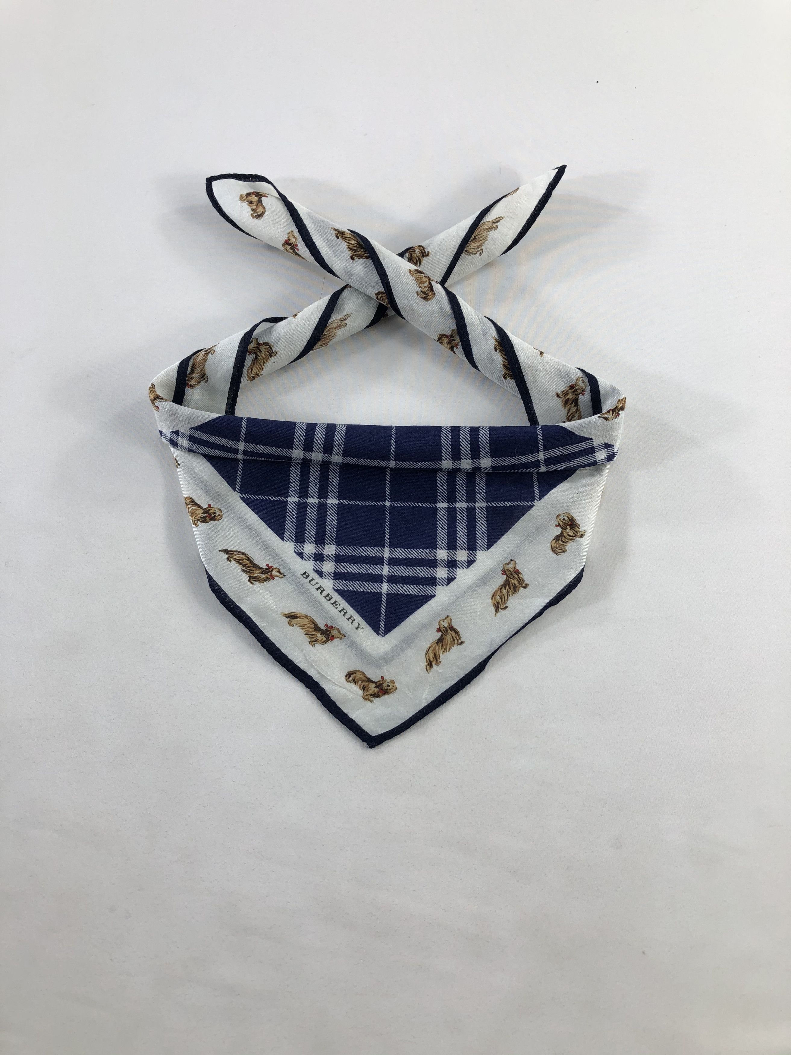 Burberry Burberry Handkerchief / Bandana / Neckerchief Size ONE SIZE - 1 Thumbnail