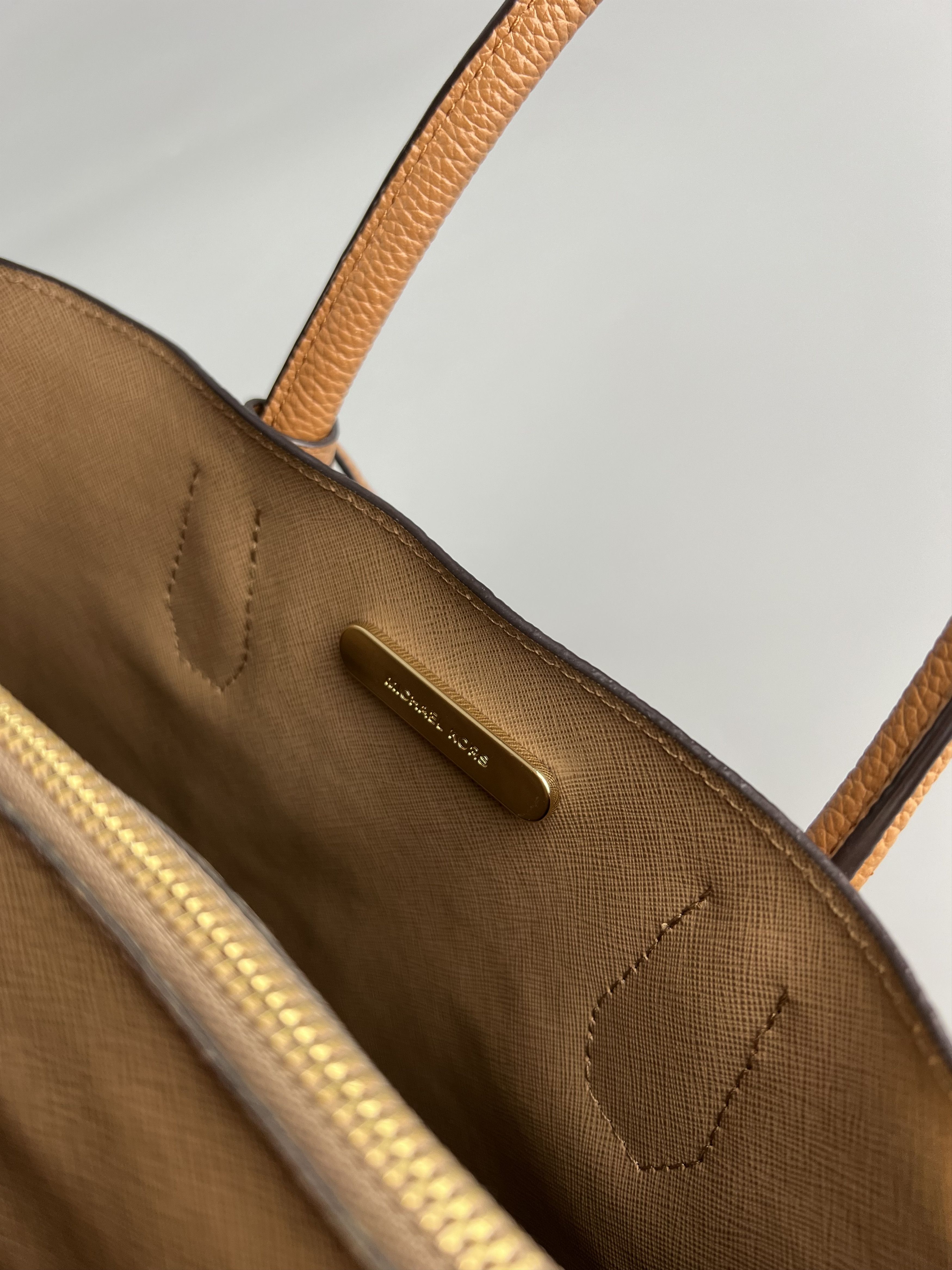 Michael Kors Michael Kors Brown Leather Shoulder Bag Handbag Size ONE SIZE - 9 Thumbnail