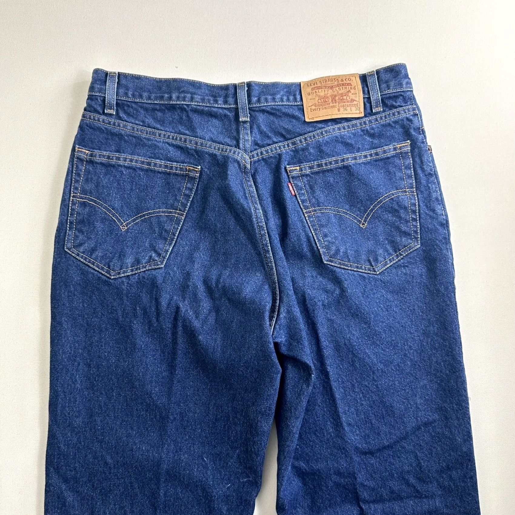 Levi's VINTAGE Levi's Jeans Mens 36x30 Blue Relaxed Straight Leg Med Wash 2001 Size US 36 / EU 52 - 5 Thumbnail