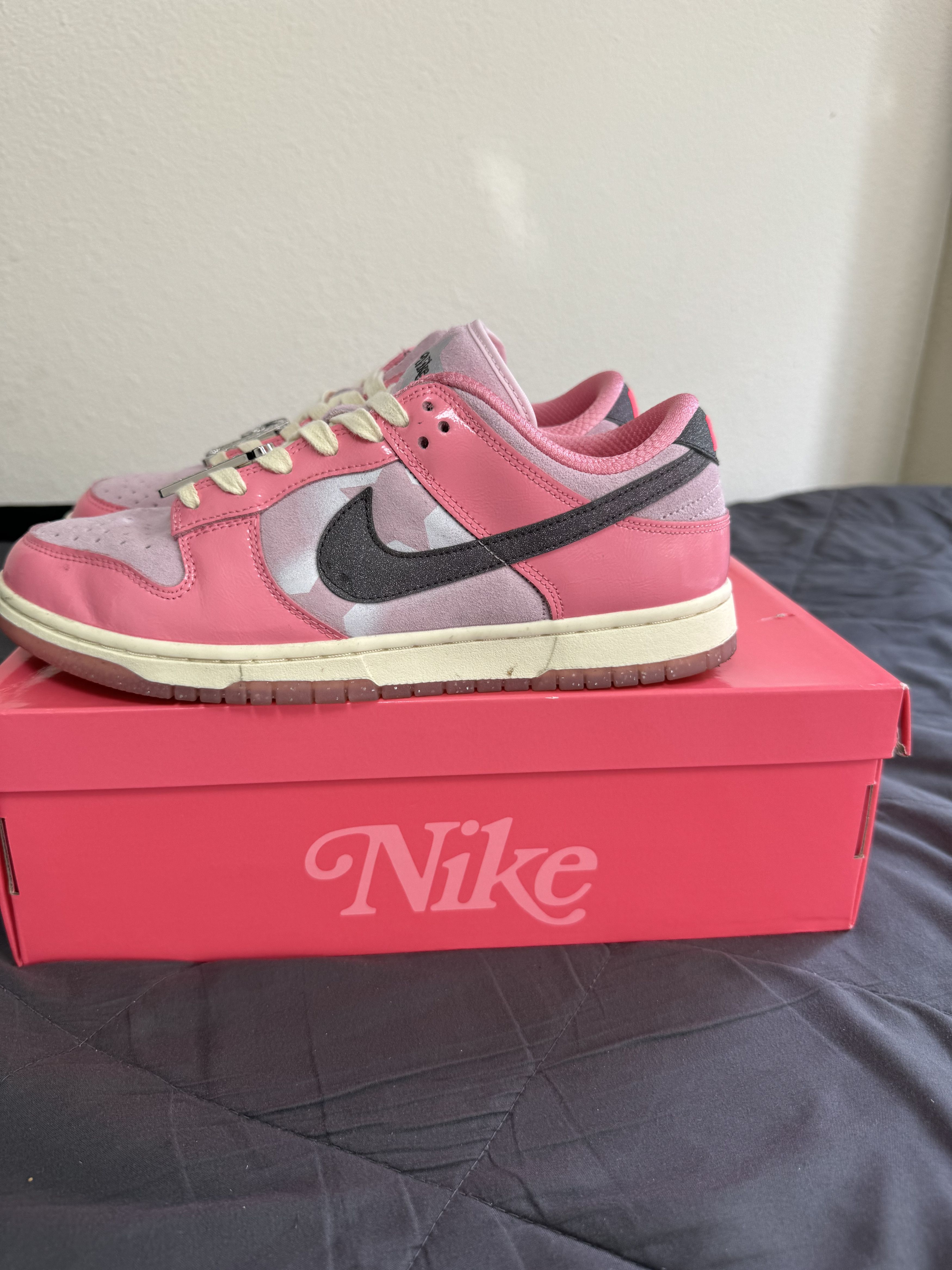 Nike Nike Dunk Low LX Barbie Size US 9 / EU 42 - 3 Thumbnail