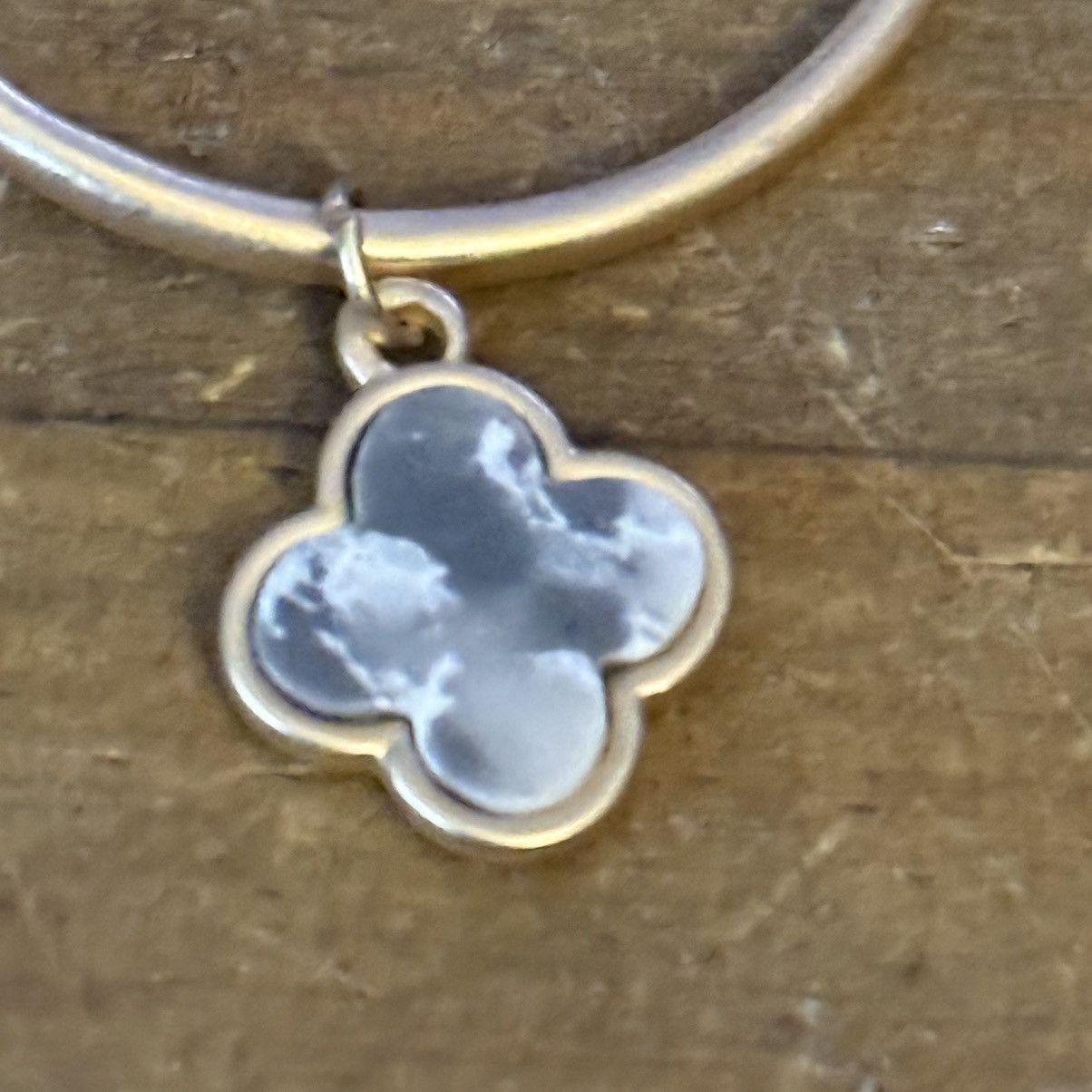 Other Gold tone open circle hoop with Jasper clover charm Size ONE SIZE - 5 Thumbnail