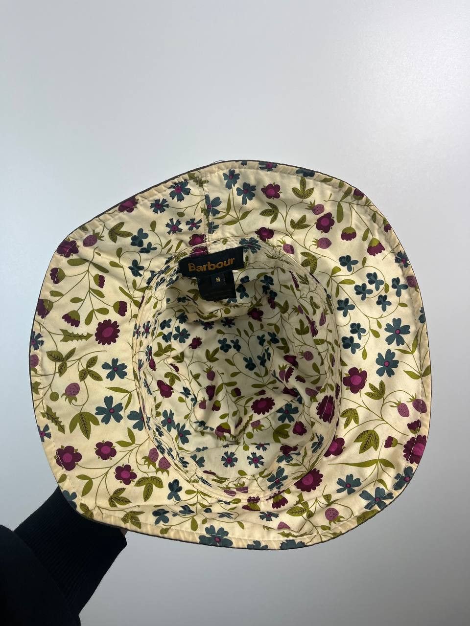 Barbour Barbour Reversible Bucket Hat Floral Waxed LHAD1700 Size M Size ONE SIZE - 4 Thumbnail