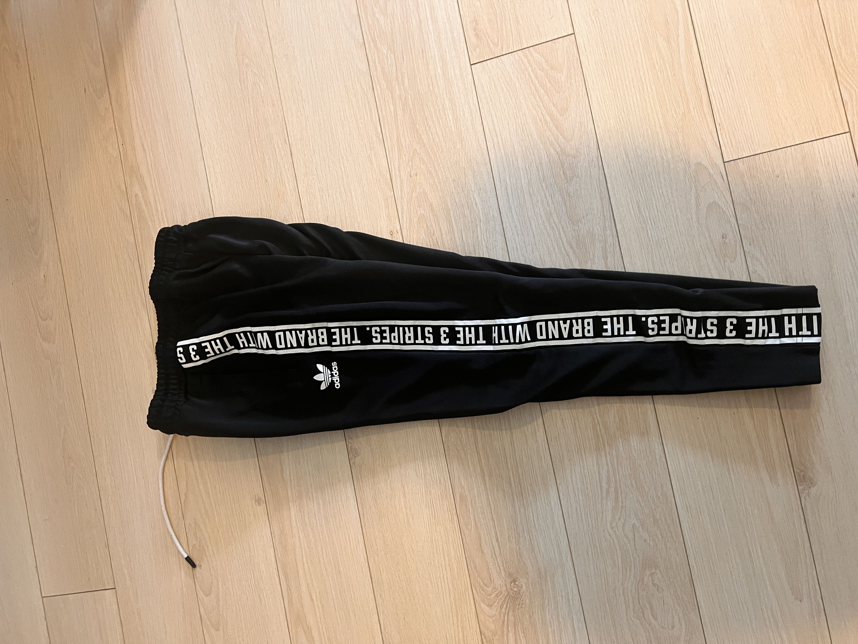Adidas Adidas 3 Stripe Joggers Size US 30 / EU 46 - 2 Thumbnail
