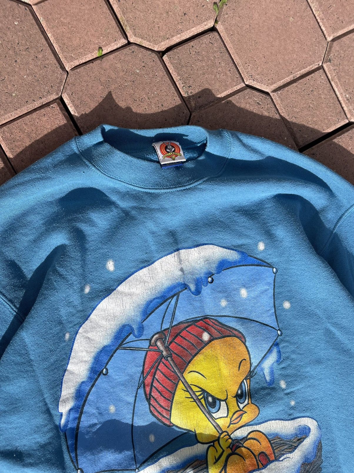 Warner Bros Vintage Warner Bros Looney Tunes Tweety Bird 1998 sweatshir Size US L / EU 52-54 / 3 - 4 Thumbnail
