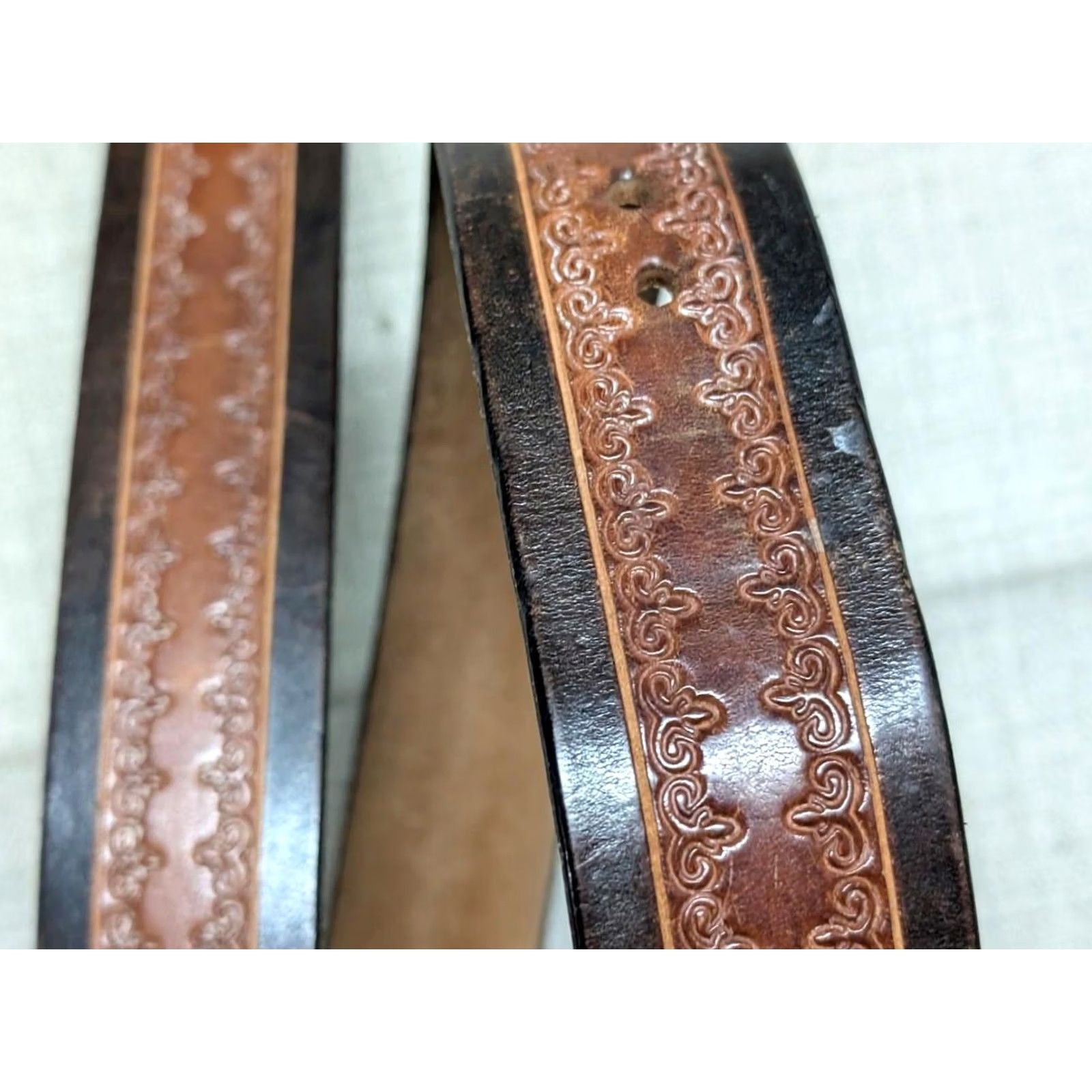 Vintage VINTAGE handcrafted Tooled Western Belt 32 brown leather belt Men XS? Size 32 - 2 Thumbnail