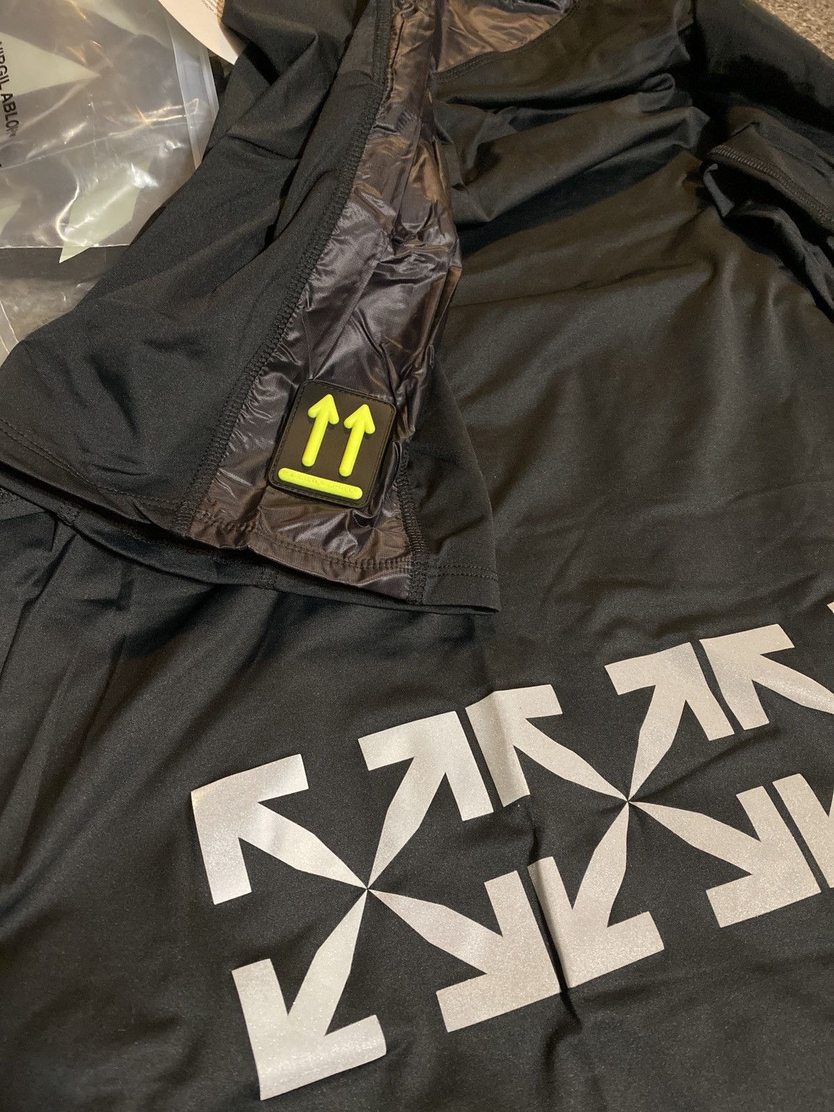 Off-White × Virgil Abloh Off-White Jogging T-Shirt Black Silver/ UO T-Shirt Size US M / EU 48-50 / 2 - 1 Thumbnail