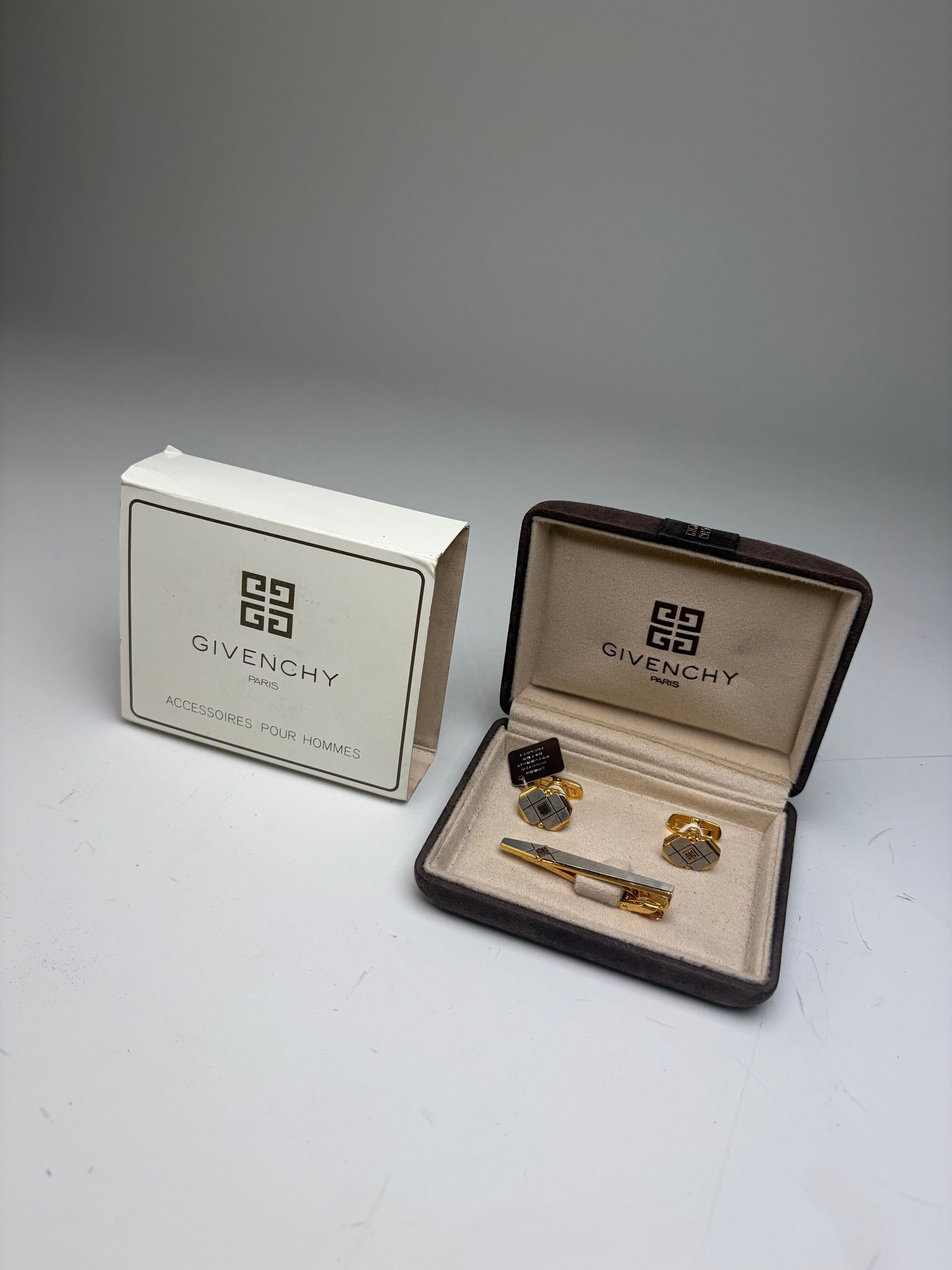 Vintage Logo Cufflinks And Tie Clip Set Gold Silver, Women’s