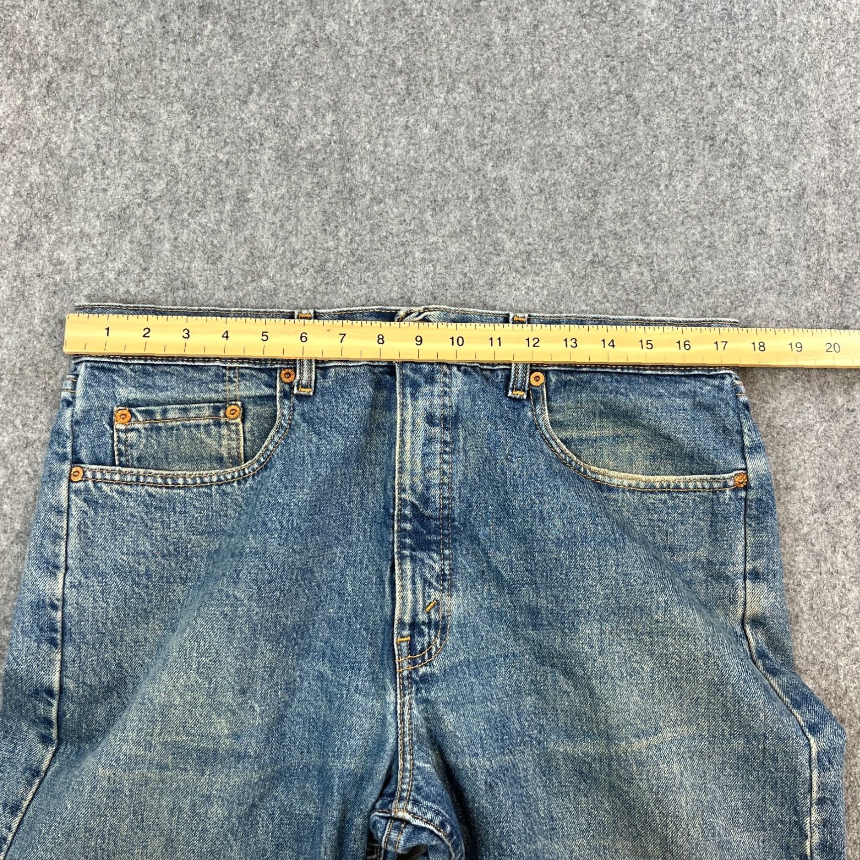 Levi's VINTAGE Levi's 615 Mens Jeans Regular Straight 36 30 Mid Blue Orange Tab 90s Men's Jeans Regular 36 Blue 5-Pocket Design Denim Cotton... Size US 36 / EU 52 - 6 Thumbnail