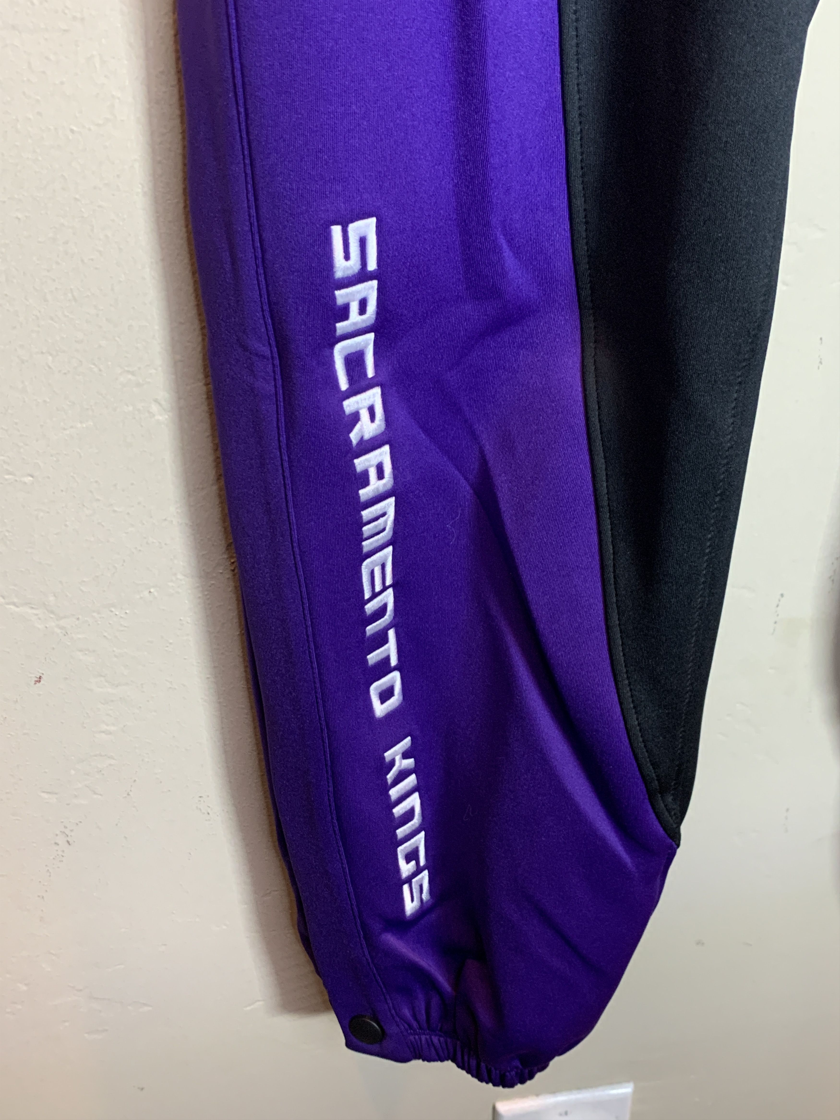 Nike *RARE* New Sacramento Kings Team Issue Nike Tear-Away Pants Size US 32 / EU 48 - 2 Thumbnail