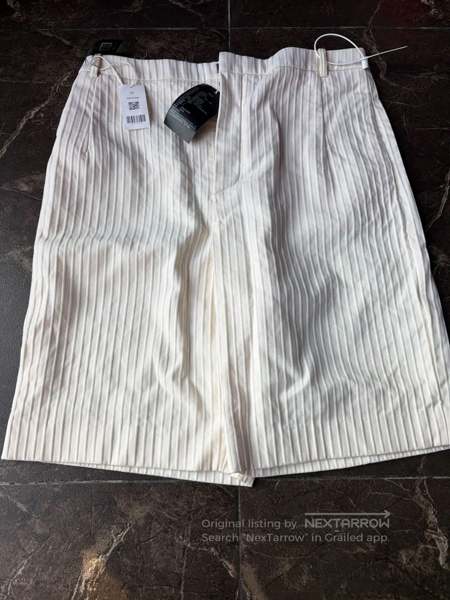Saint Laurent Paris Saint Laurent White Striped Shorts F42. Size US 26 / EU 42 - 1 Thumbnail
