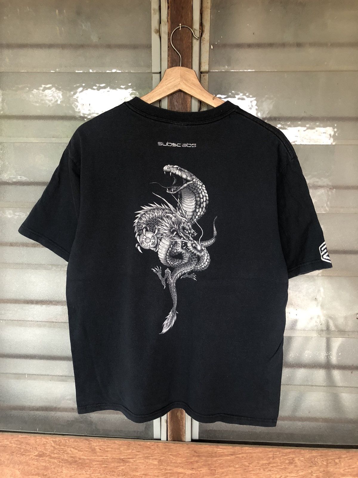 Vintage Vintage 90's Cobra x Dragon Shirt Tee Size US M / EU 48-50 / 2 - 1 Thumbnail
