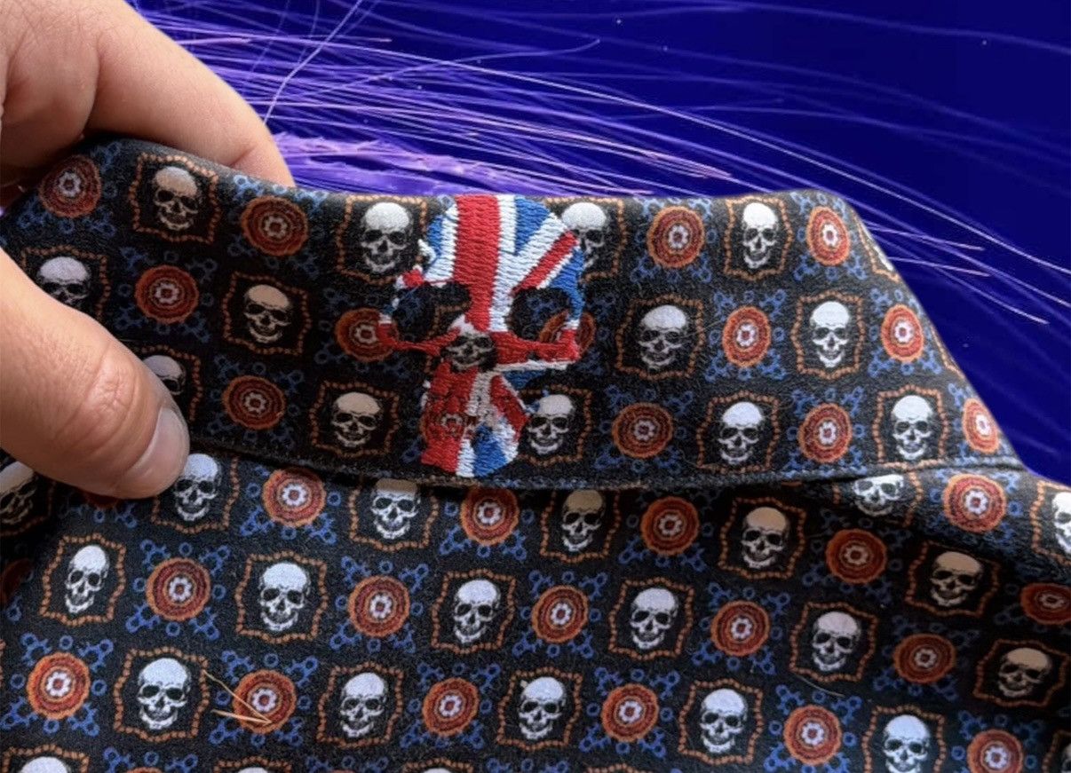 Robert Graham Robert Graham Skull UK dress button up Size US L / EU 52-54 / 3 - 3 Thumbnail
