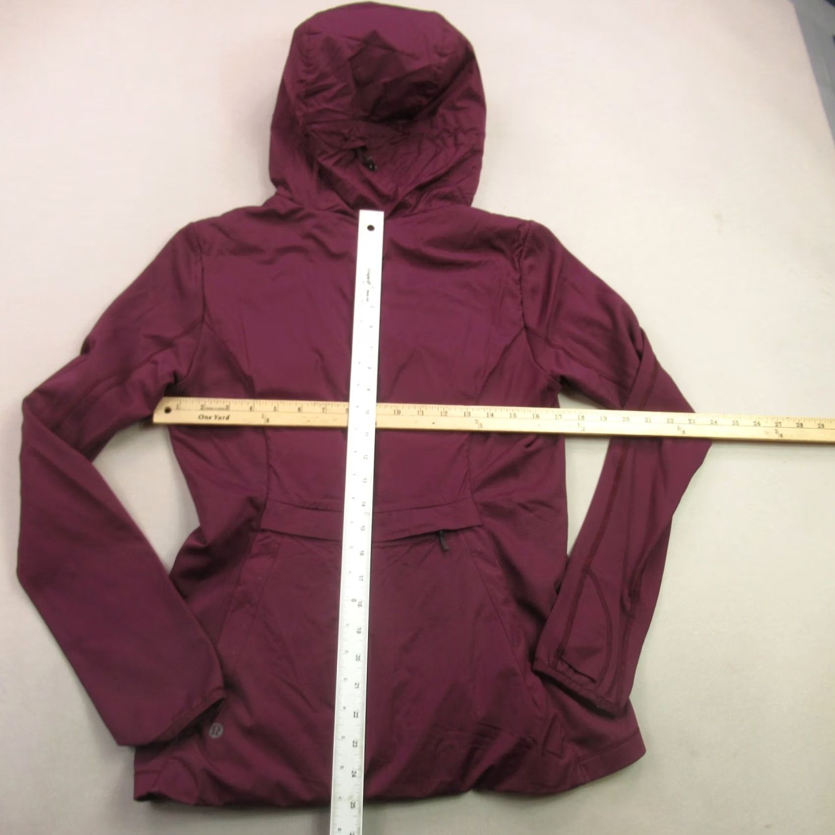 Lululemon Lululemon Jacket Womens 8 1/2 Zip Long Sleeve Lightweight Hooded Burgundy Jacket Size M / US 6-8 / IT 42-44 - 7 Thumbnail
