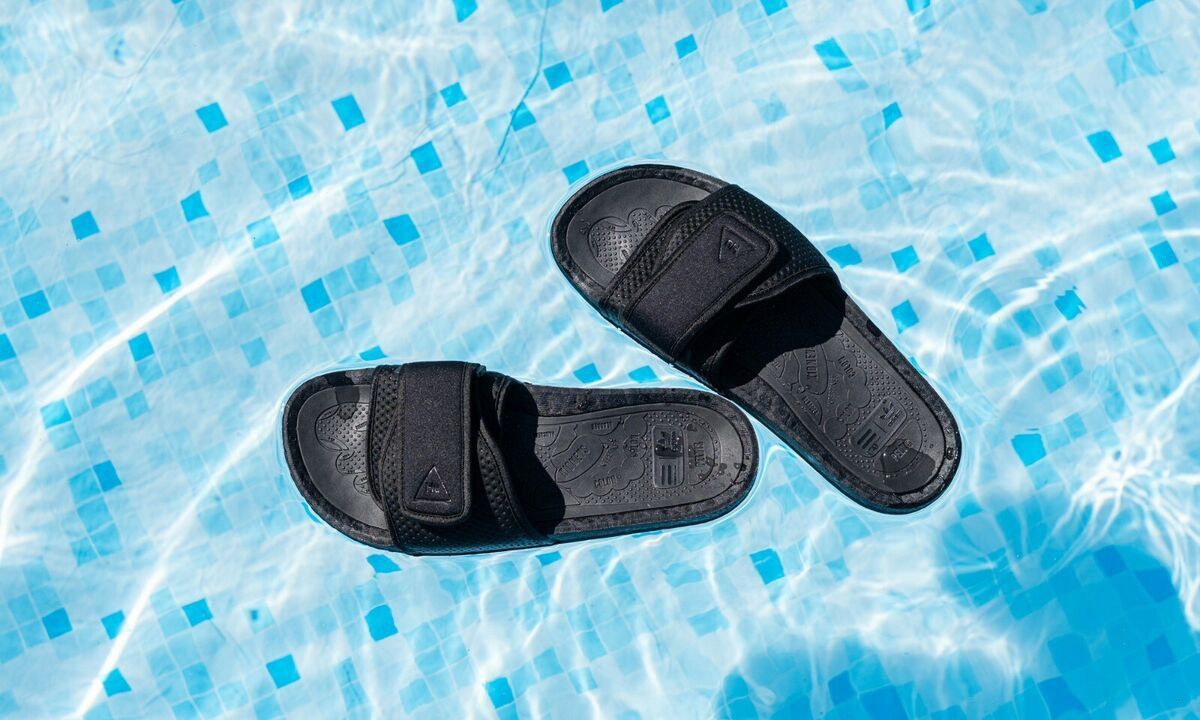 Adidas × Pharrell FX8056 ALL BLACK HUMAN RACE BOOST SLiDES SANDALS CHANCLETAS Size US 8 / IT 38 - 4 Thumbnail
