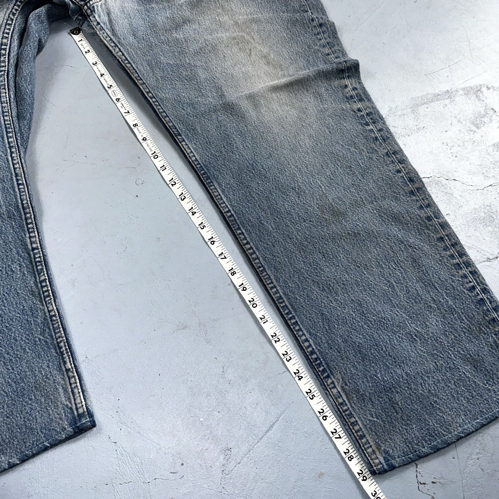 Levi's VINTAGE Levi's 501 Jeans Straight 90s 48x34 Light Blue Mens Regular Denim Cotton 501 Series 90s Theme Classic Fit Jeans Official Size US 32 / EU 48 - 6 Thumbnail