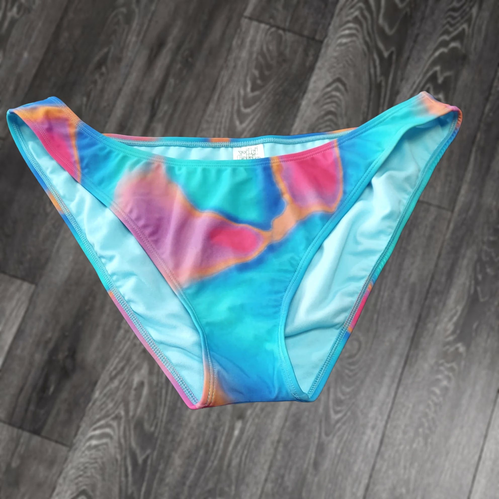 Vintage Wild Fable Swimwear Bikini Bottoms Tie Dye XL (16) Size 40" / US 18 - 1 Thumbnail