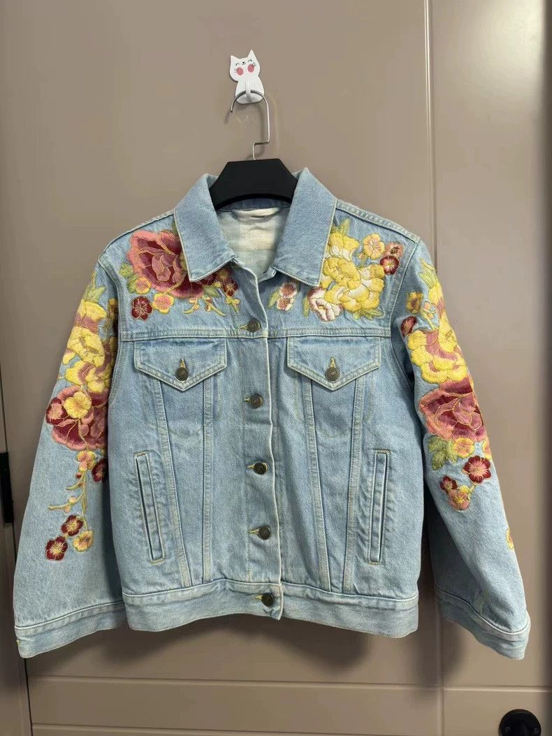 Gucci Gucci The logo behind the floral pattern makes an old denim Size US XXS / EU 40 - 1 Thumbnail