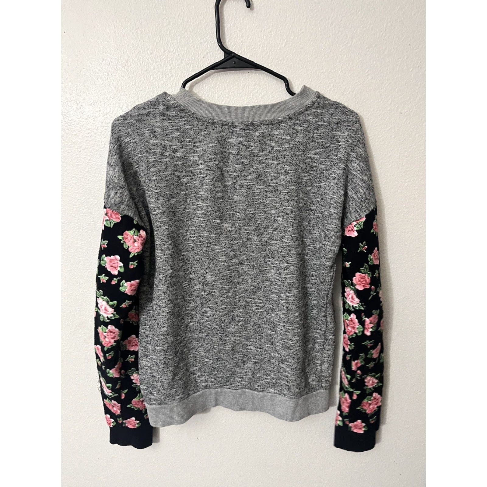 Saks Fifth Avenue Saks Fifth Avenue Gray Floral Knit Sweater Women’s L Long Sleeve Pullover Casual Size L / US 10 / IT 46 - 3 Thumbnail
