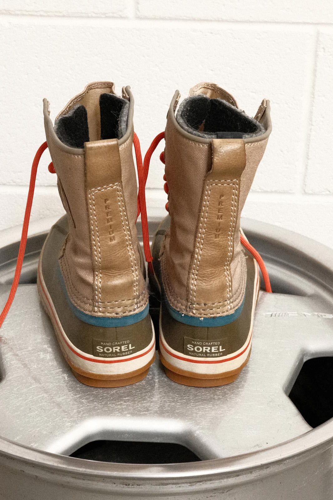 SOREL Sorel Women's Waterproof Winter Boots with Orange Laces W7 Size US 7.5 / IT 37.5 - 3 Thumbnail