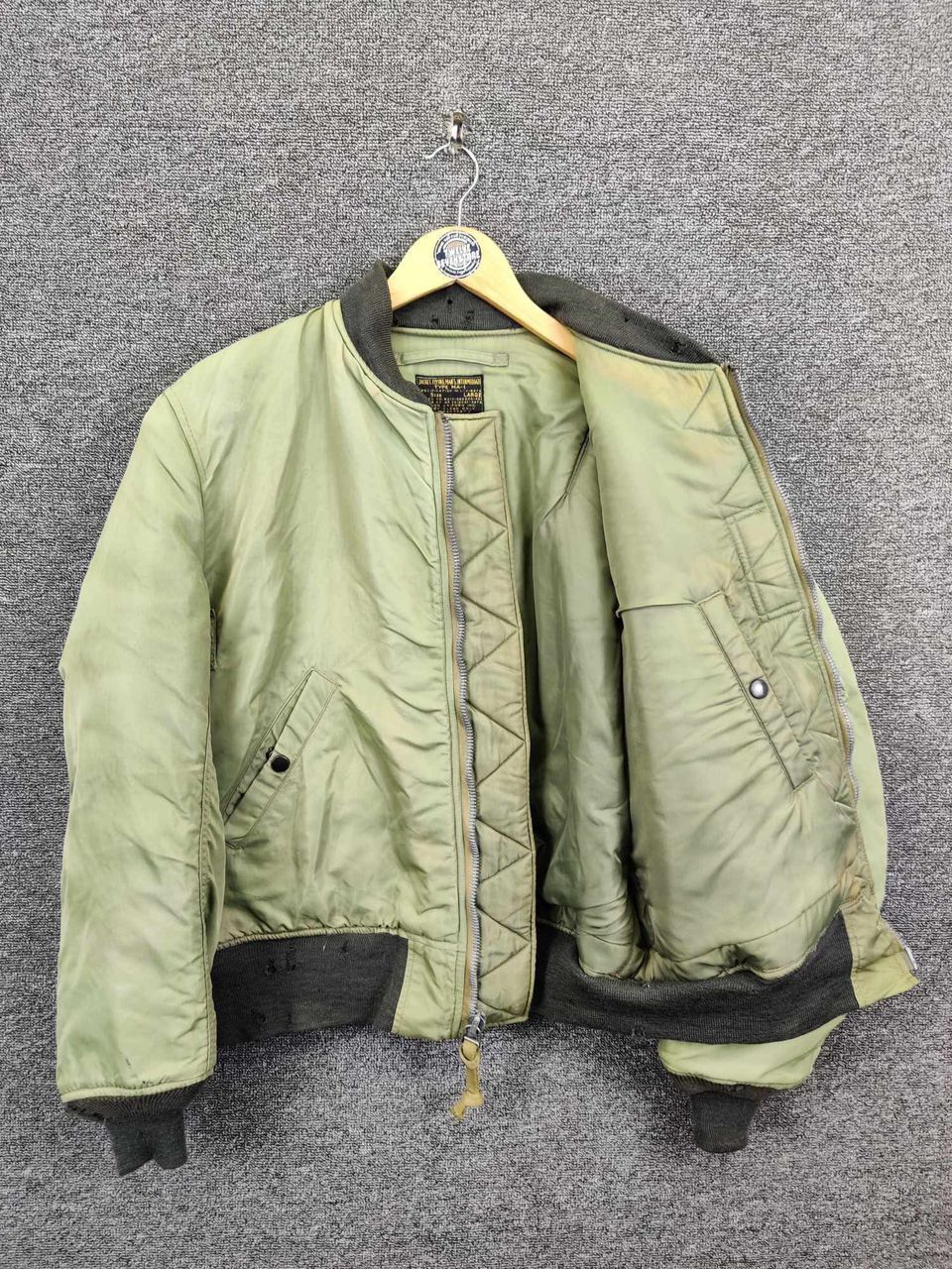 Buzz Rickson's Thrashed Vintage Buzz Rickson Distressed MA-1 Flight Jacket Size US L / EU 52-54 / 3 - 8 Thumbnail