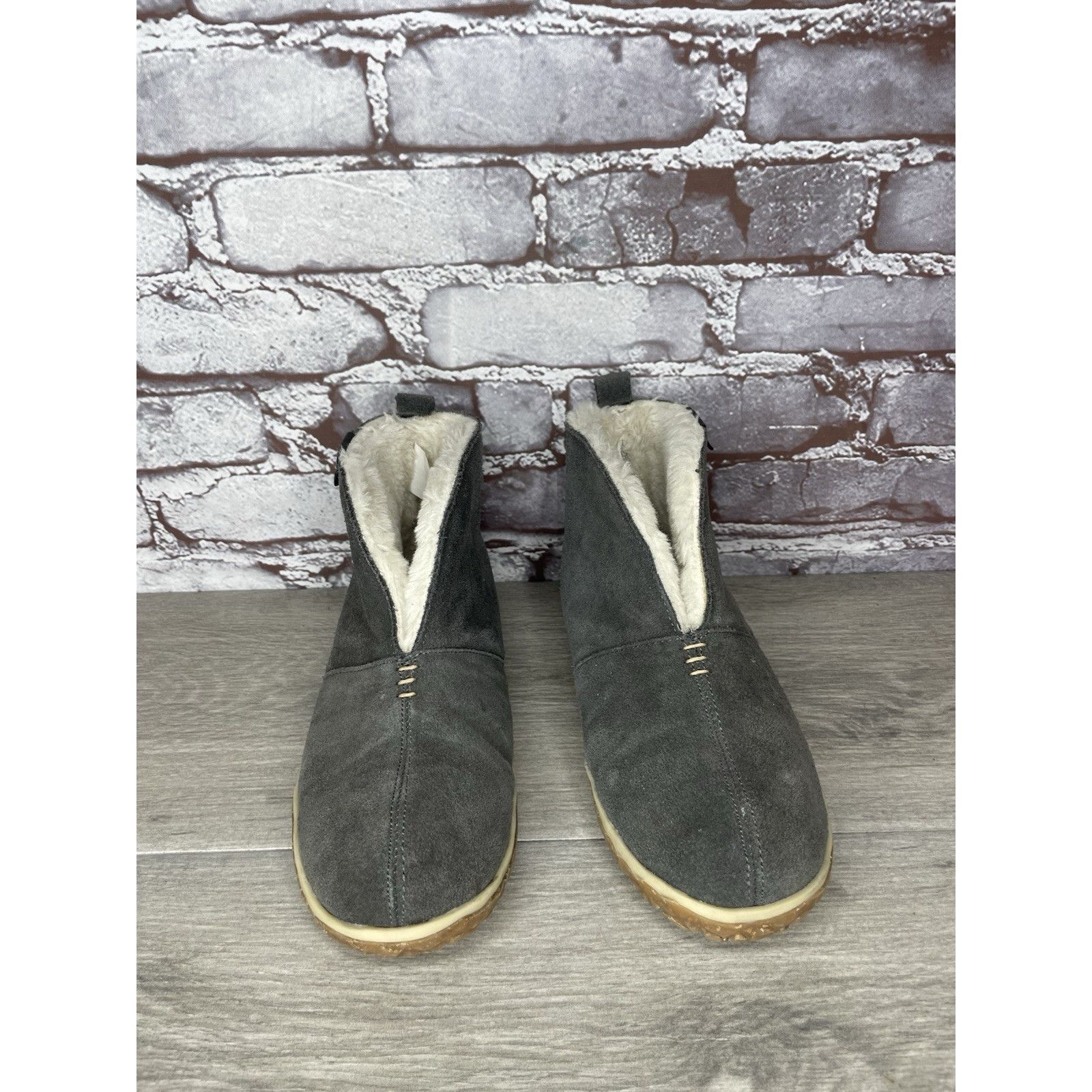 Minnetonka Minnetonka Tucson Gray Suede Southwestern Fur Lined Booties Size US 7 / IT 37 - 14 Thumbnail