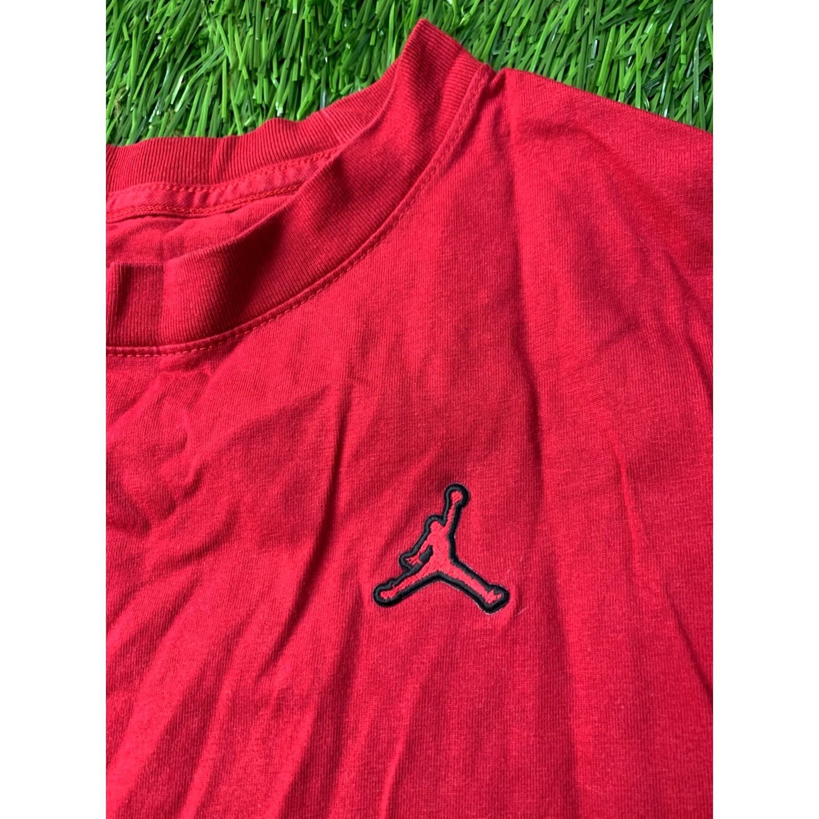 Nike NIKE AIR JORDAN ESSENTIALS 2022 Casual Shirt Jersey Size L Large Red Women Size L / US 10 / IT 46 - 3 Thumbnail