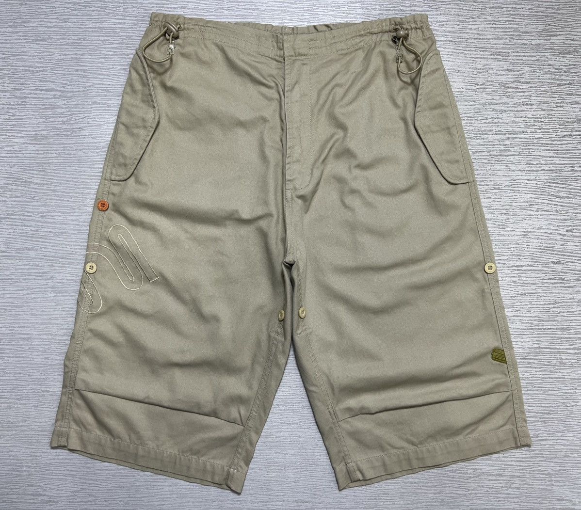 Maharishi Maharishi - Embroidered Logo Loose Snoshorts Size US 32 / EU 48 - 1 Thumbnail