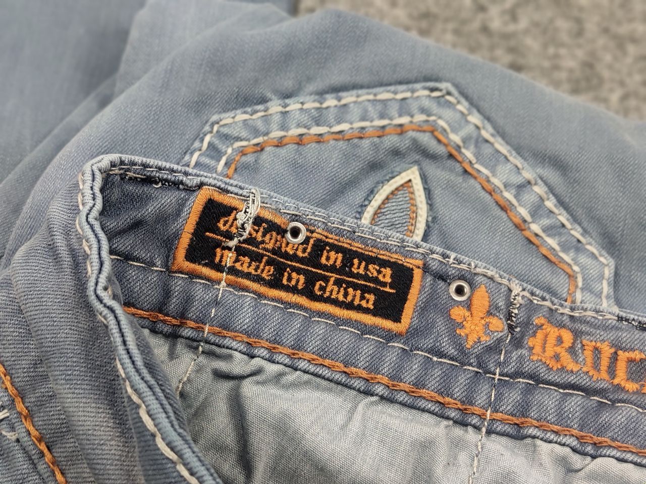 Rock Revival Vintage Rock Revival Embroidered Logo Faded denim Jeans Y2K Size US 31 - 15 Thumbnail