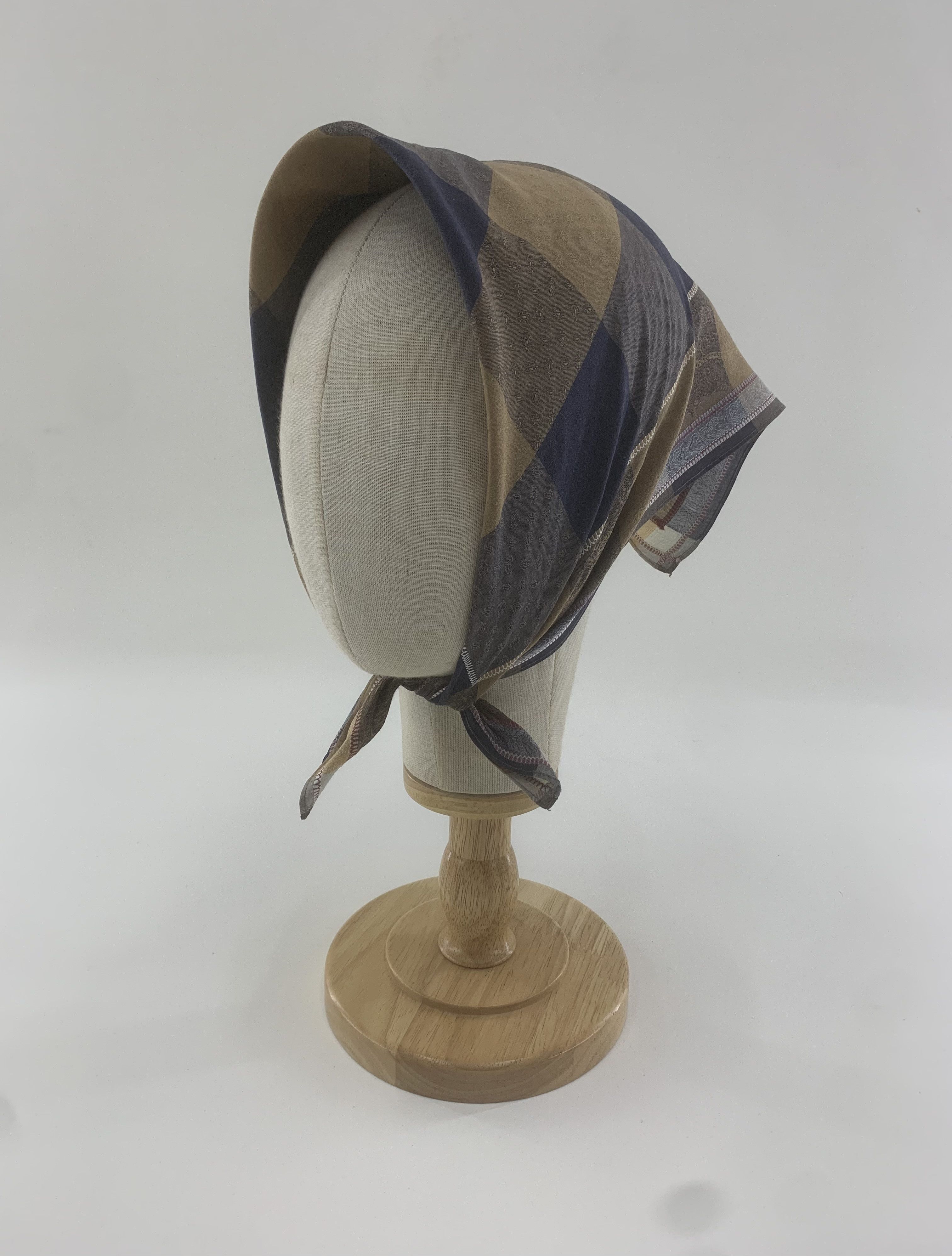 Yves Saint Laurent Yves Saint Lauren Handkerchief Bandana Neckerchief TB3442 Size ONE SIZE - 1 Thumbnail