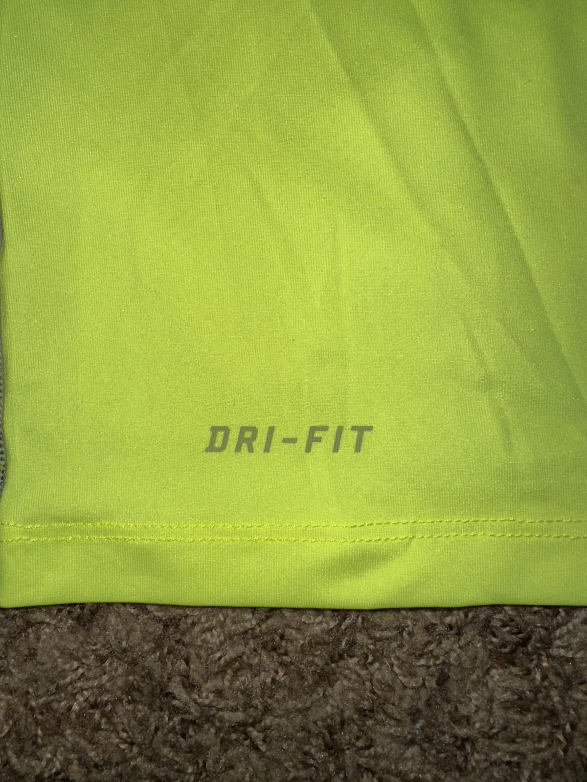 Nike Nike Men’s Dri Fit Pro Combat Fitted Volt Long Sleeve T-Shirt Size US S / EU 44-46 / 1 - 2 Thumbnail