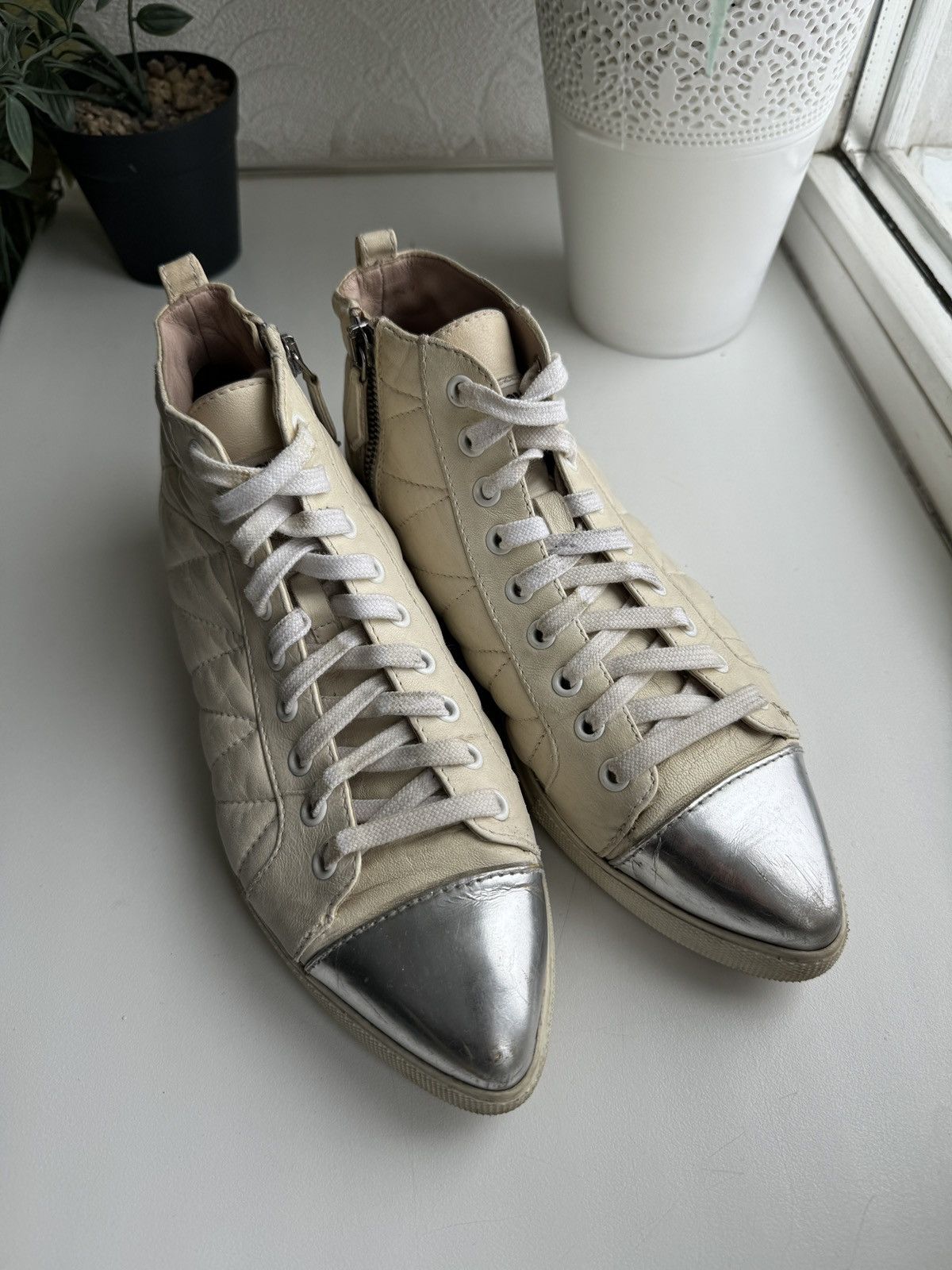 Miu Miu Miu Miu Hi Tip Sneakers Pointed Toe Leather Distressed Size US 6.5 / IT 36.5 - 3 Thumbnail