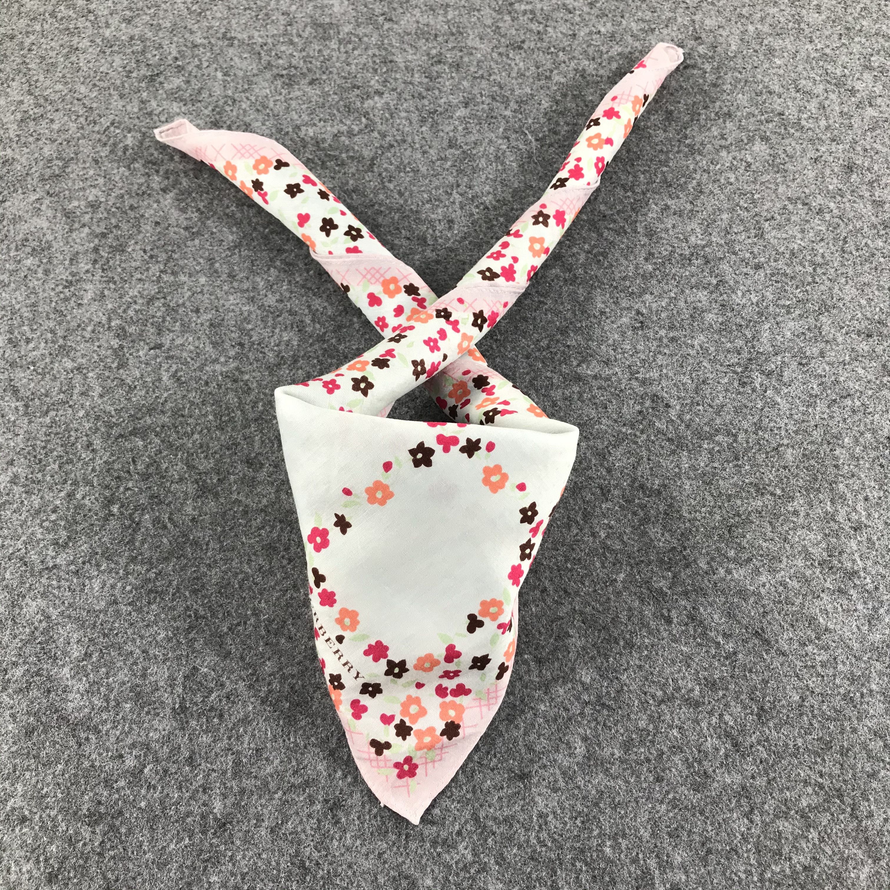 Burberry Burberry Floral Handkerchief Neckerchief Bandana H379 Size ONE SIZE - 2 Thumbnail