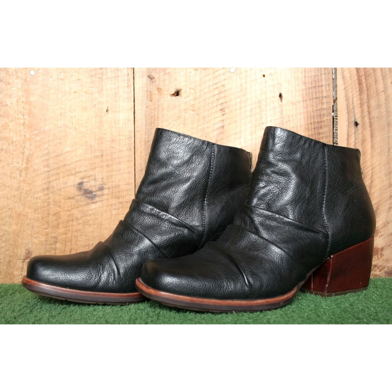 Vintage KORK-EASE Kissel Black Ruched Leather Ankle Boots w/Covered Block Heels 10M Size US 10 / IT 40 - 2 Thumbnail