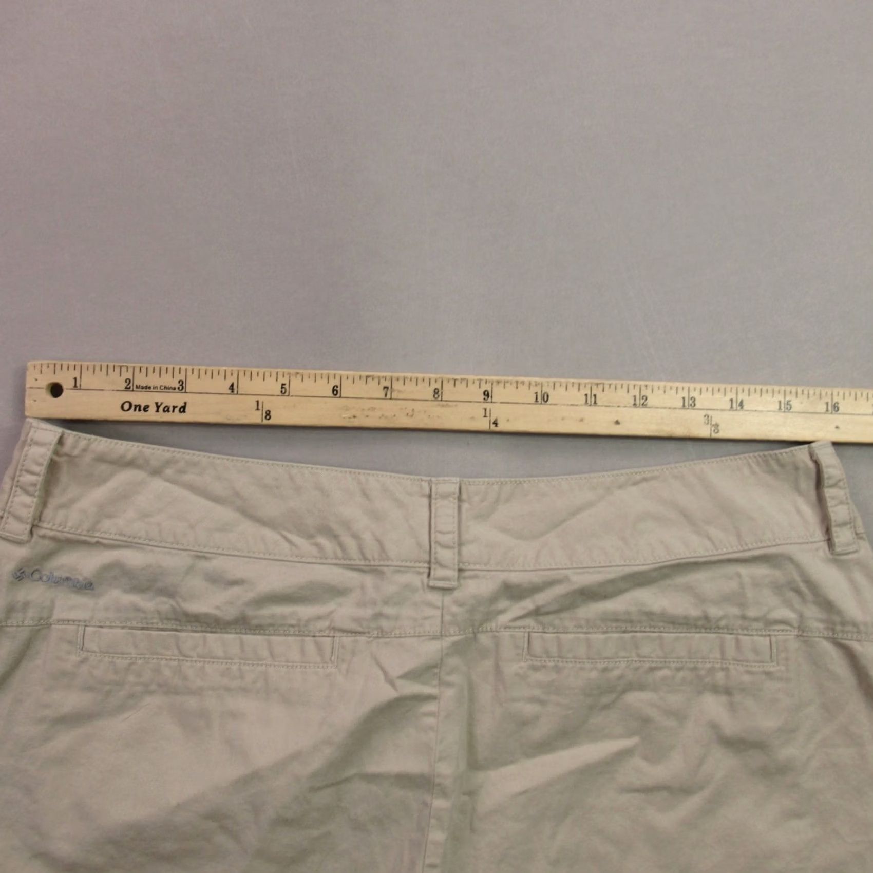 Vintage Columbia Women's Shorts Size 12 Beige Nylon Chino Outdoor Hiking 4" Inseam Size 34" / US 12 / IT 48 - 6 Thumbnail