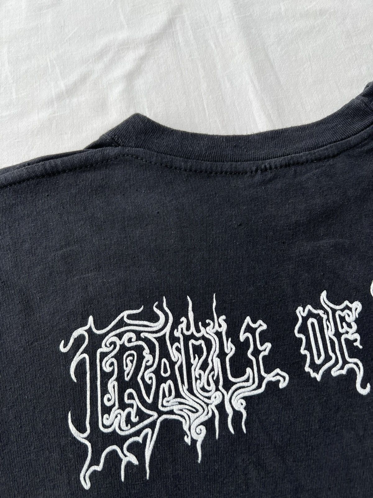 Band Tees Vintage 90s Cradle of Filth Fogs Kiss Artwork by Luis Royo Size US XL / EU 56 / 4 - 14 Thumbnail