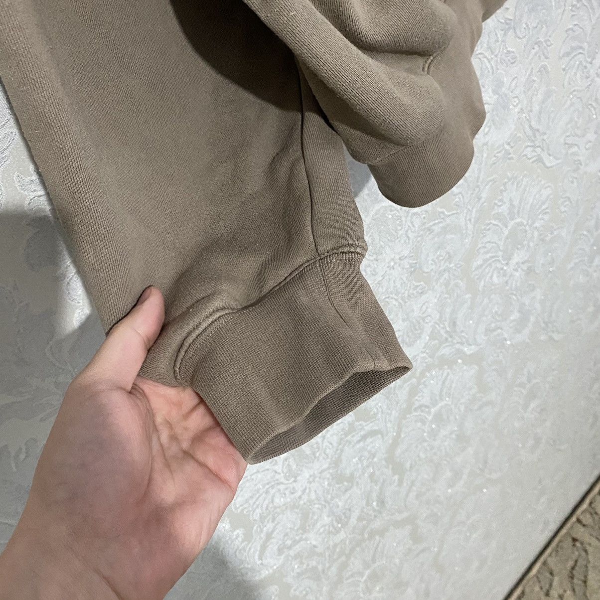 FOG Fear Of God Essentials Crewneck Desert Taupe M Size US M / EU 48-50 / 2 - 7 Thumbnail