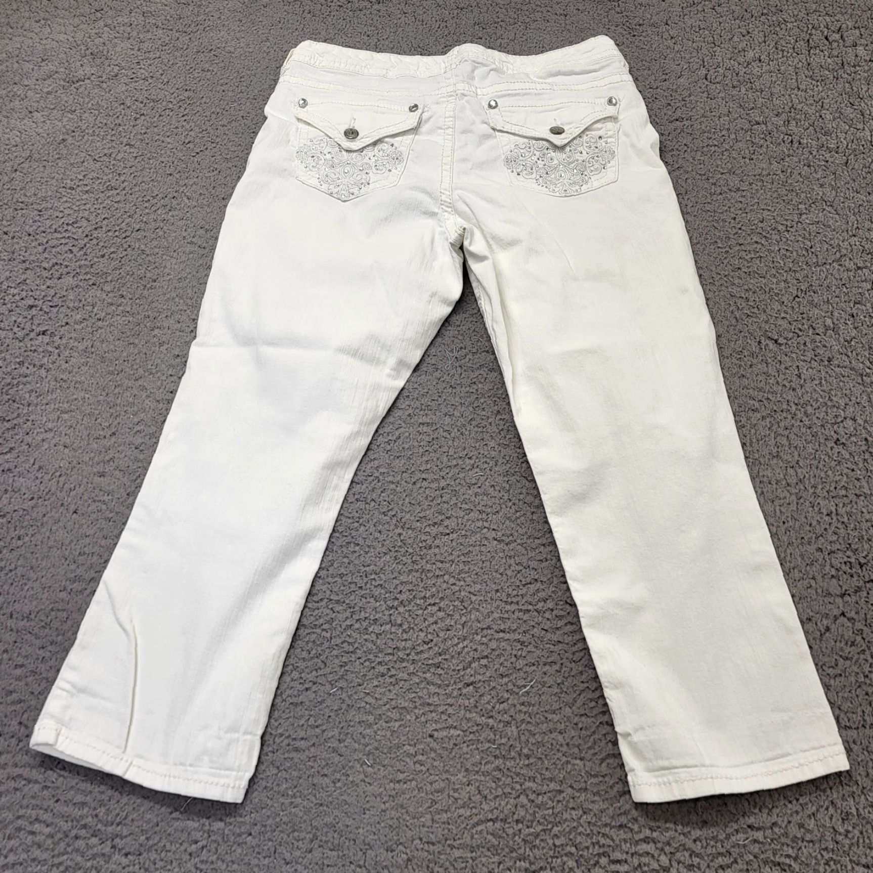Nine West Nine West Capri Jeans White Denim Bling Embroidered Missy 10 Womens Regular Pants - 5-Pocket Knit? Size 32" / US 10 / IT 46 - 5 Thumbnail