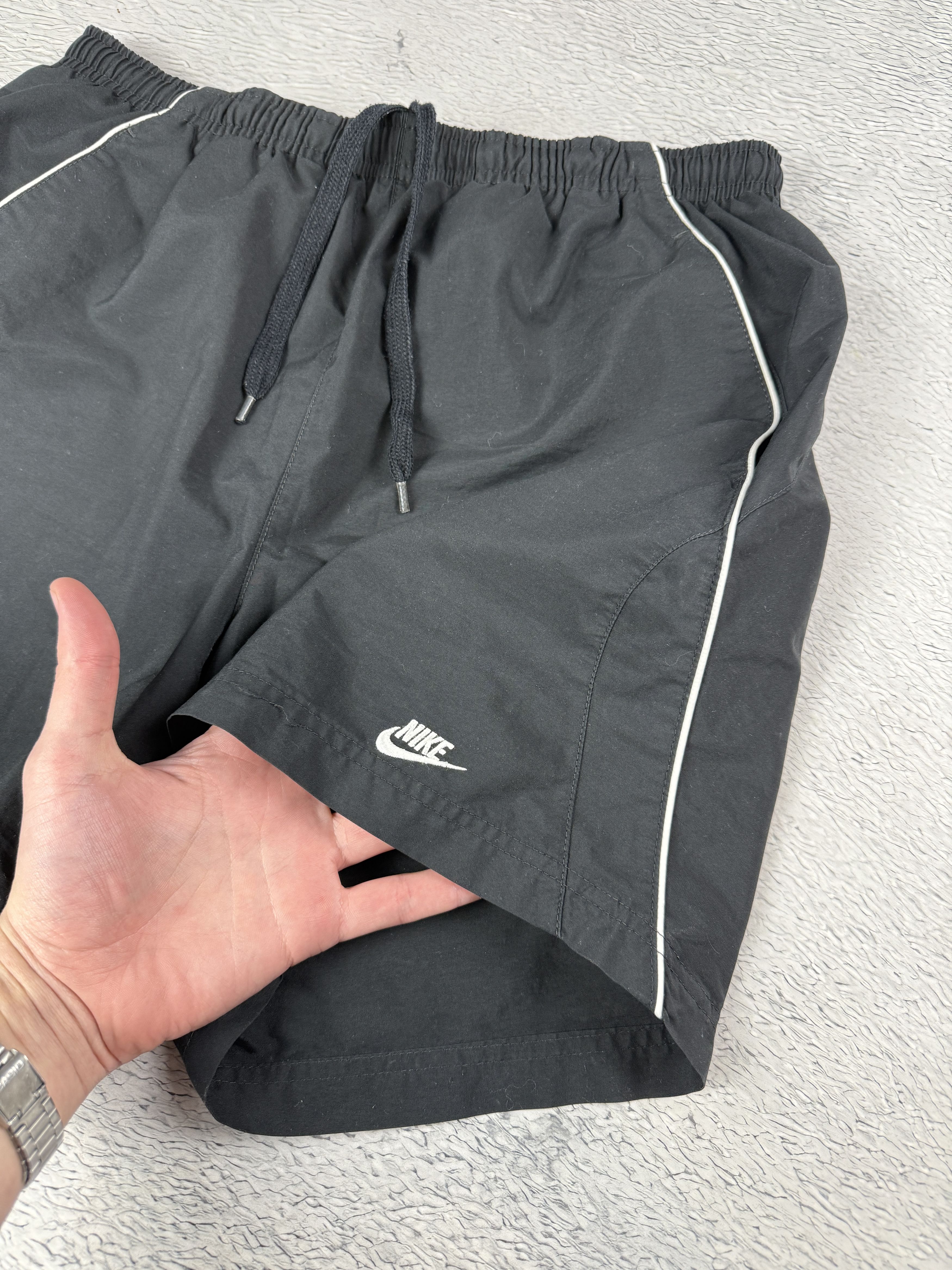 Nike × Vintage Nike Vintage Nylon Shorts Parachute Streetwear Black Size US 32 / EU 48 - 2 Thumbnail
