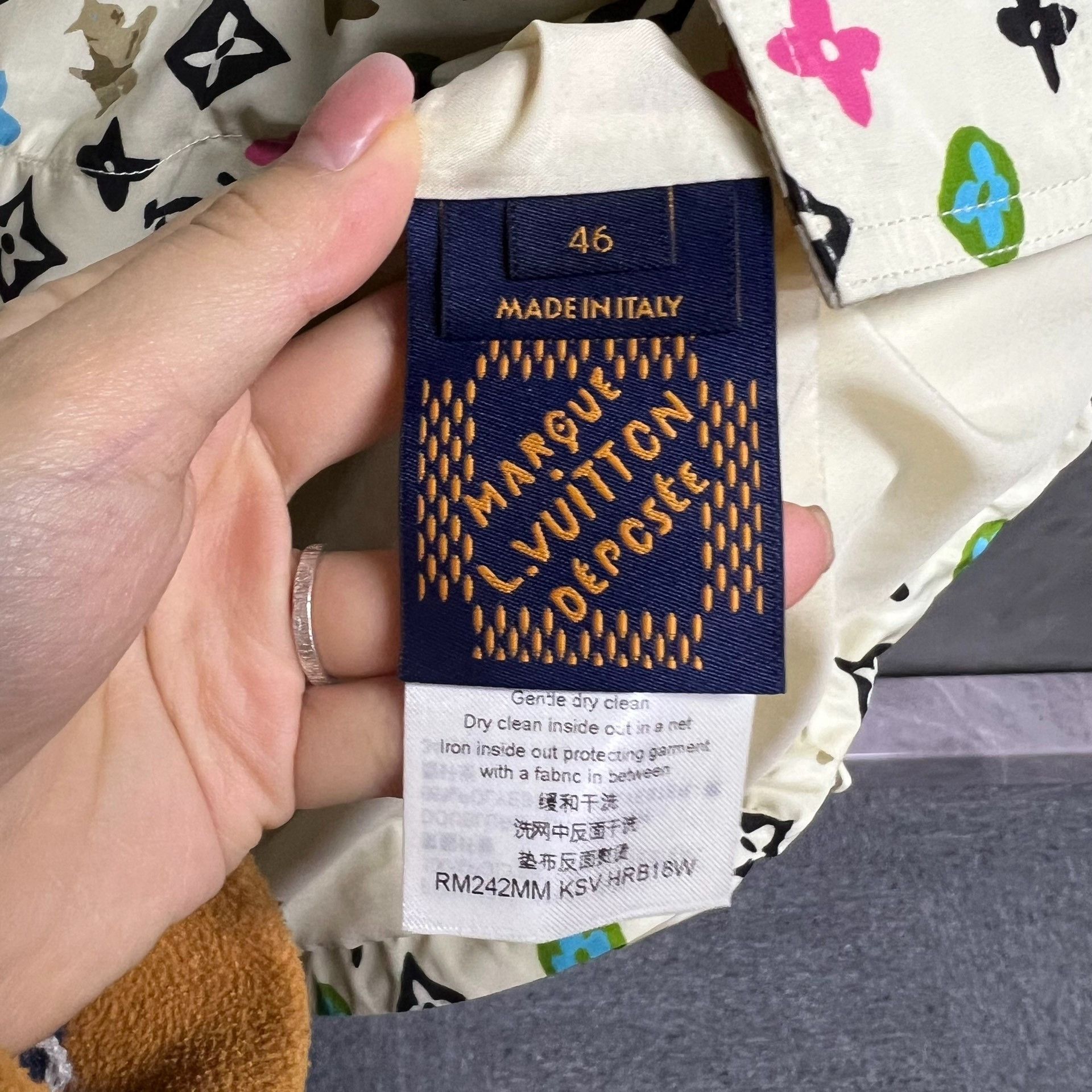 Louis Vuitton Louis Vuitton's latest hooded windproof jacket with yellow Size US S / EU 44-46 / 1 - 4 Thumbnail
