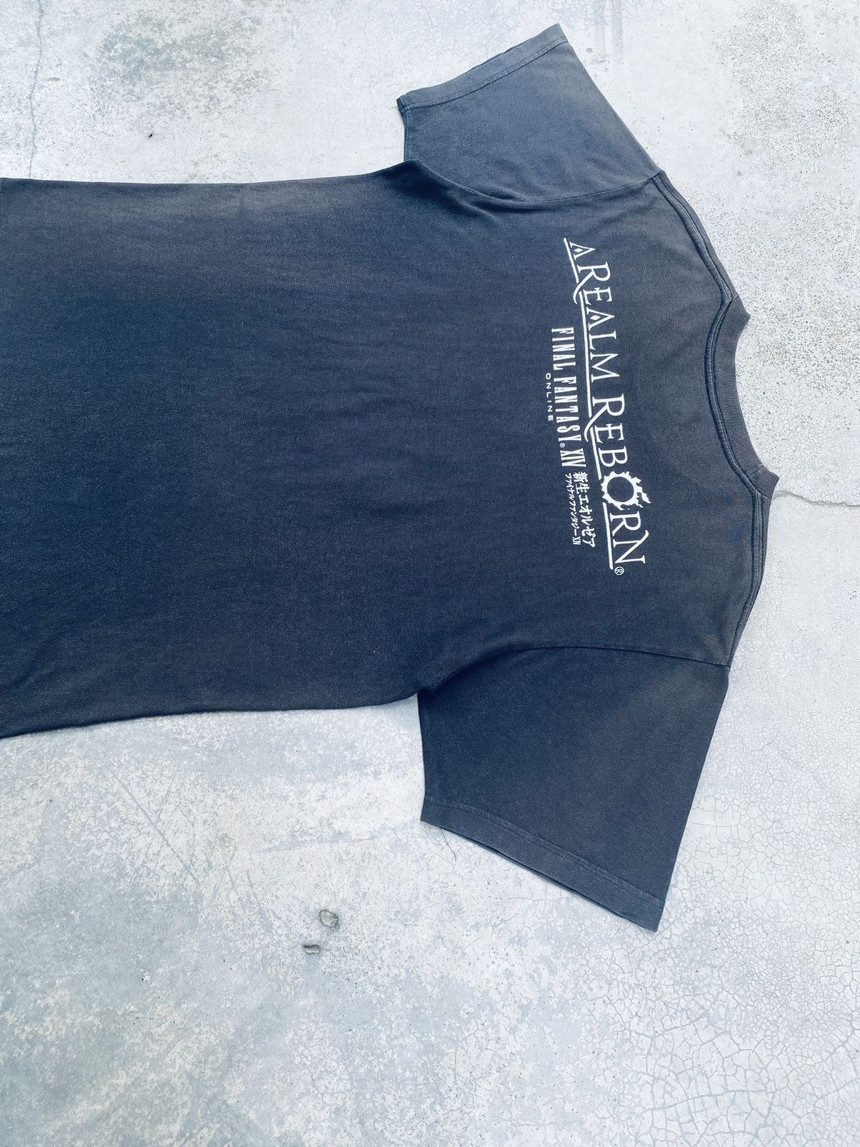 Vintage Vintage Y2k Game Final Fantasy XIV Rare Tees Size US L / EU 52-54 / 3 - 9 Thumbnail
