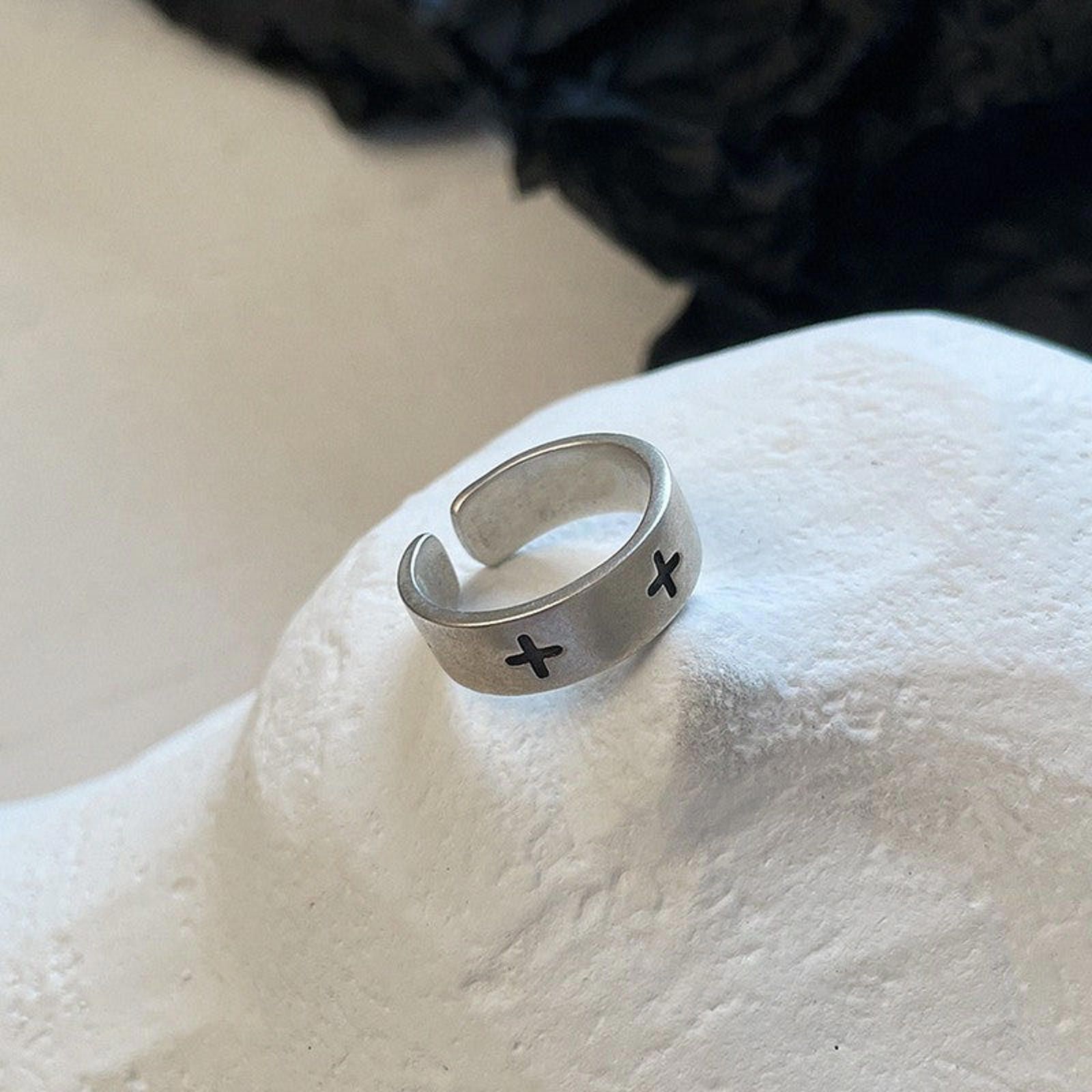 Vintage Minimalist Silver Lined Ring with Cross Design Size ONE SIZE - 4 Thumbnail