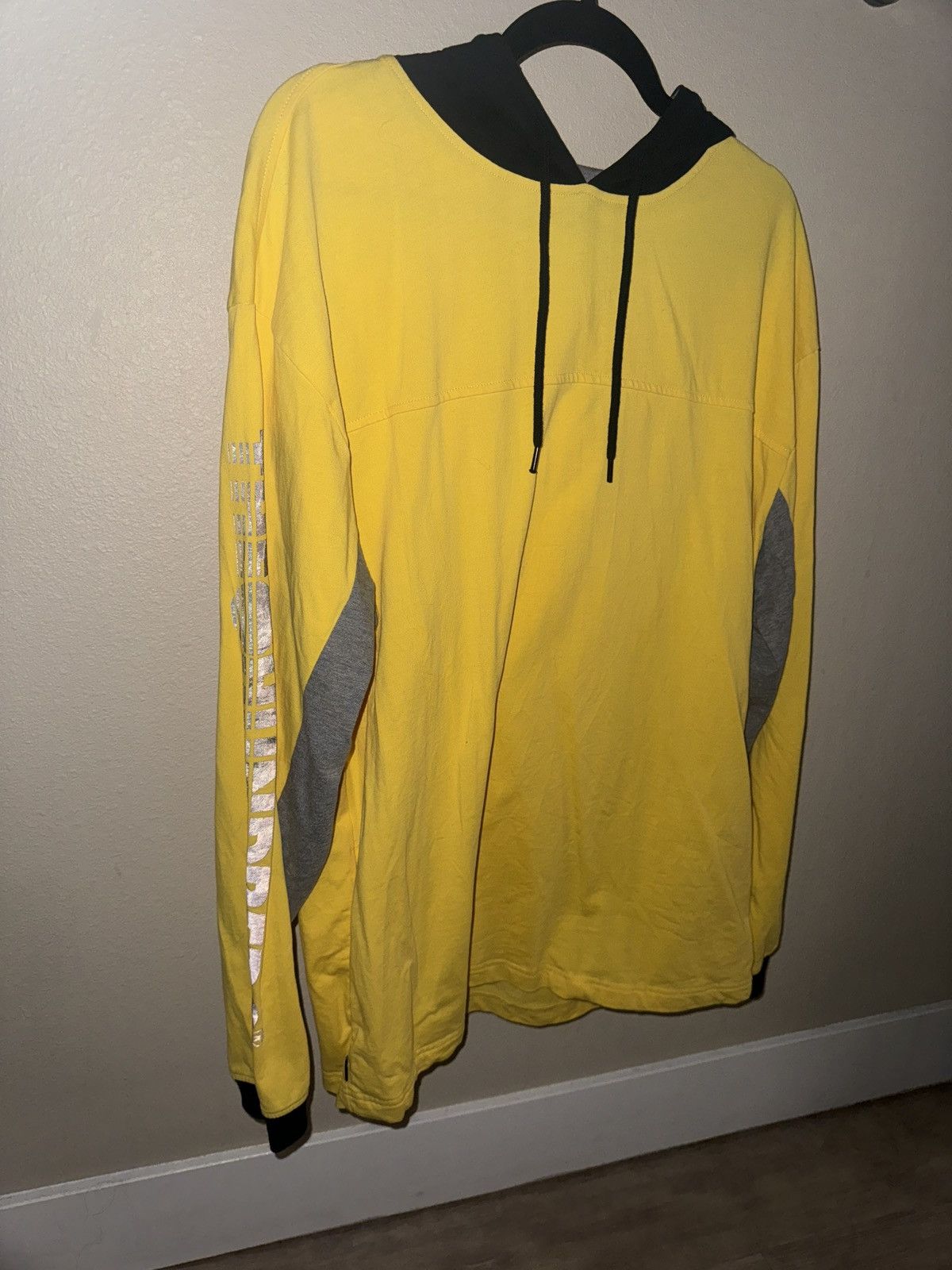 The Hundreds The Hundreds Fight Back Yellow Hooded Longsleeve Size US XL / EU 56 / 4 - 2 Thumbnail