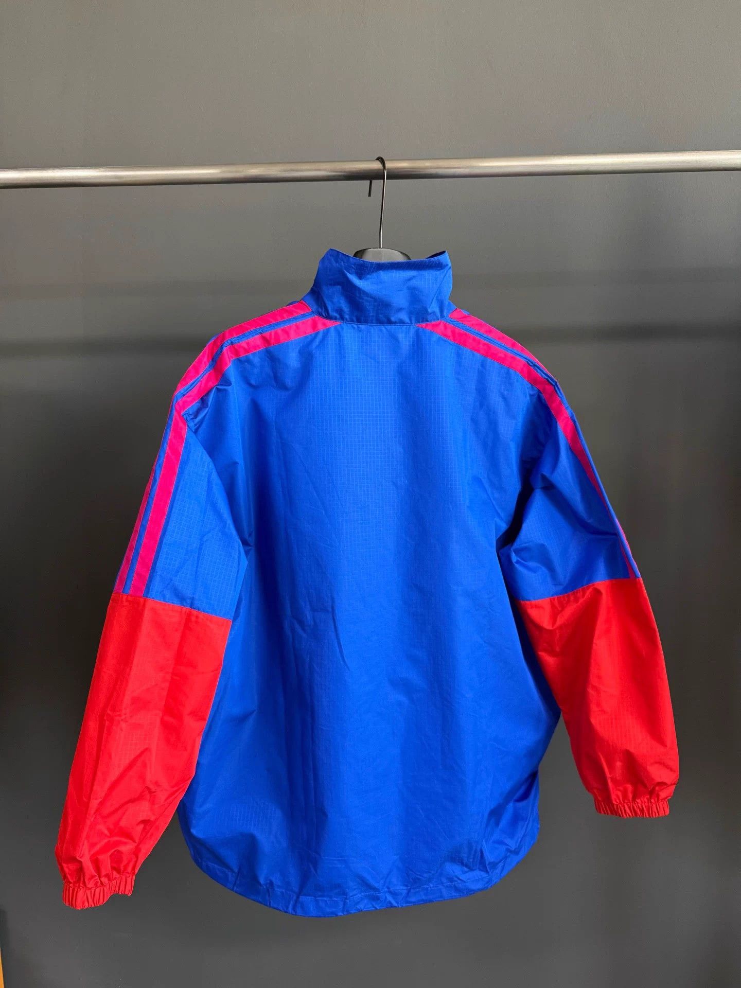 Balenciaga Balenciaga Red Blue Logo Windbreaker Jacket Size 36 Size US XS / EU 42 / 0 - 2 Thumbnail