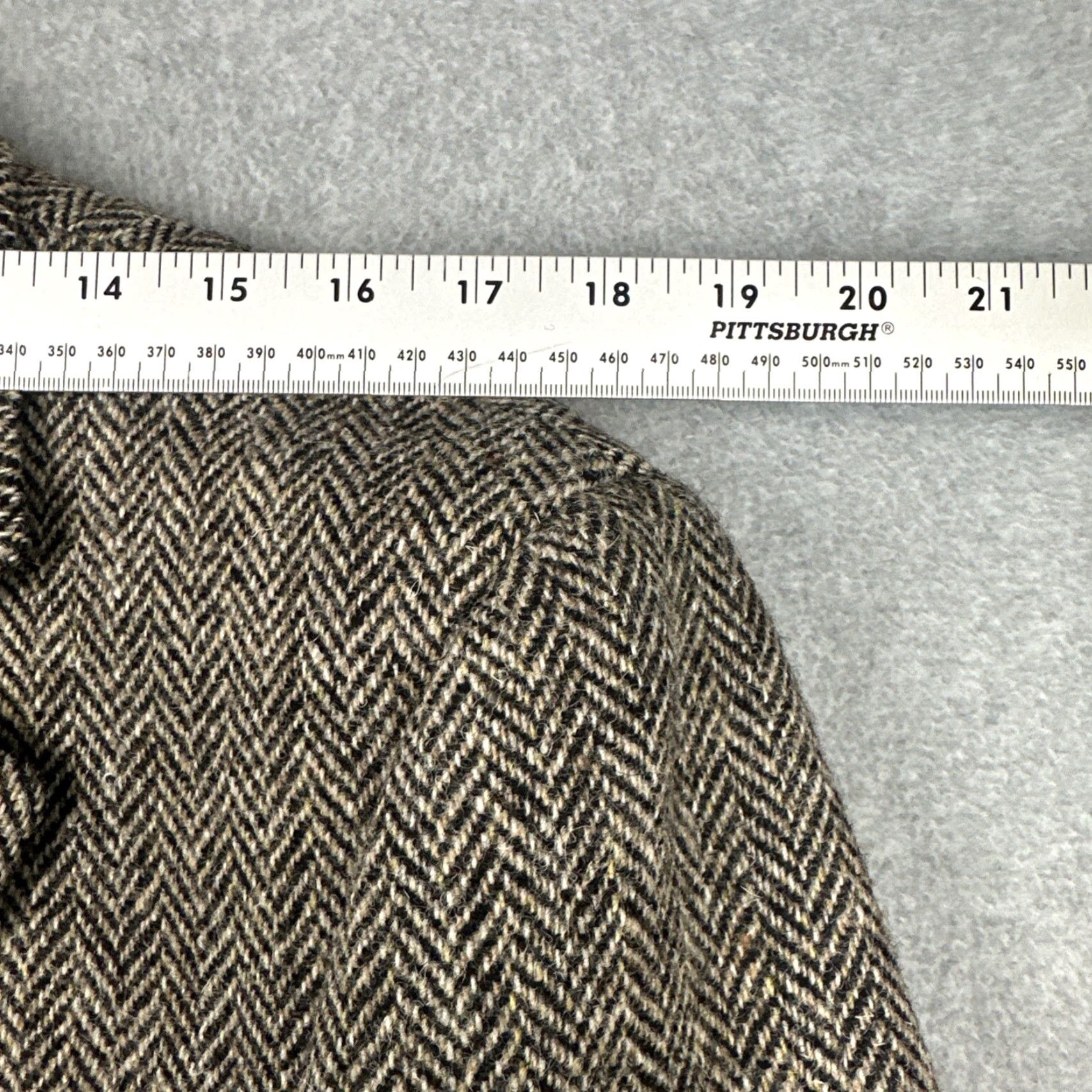 Harris Tweed Harris Tweed Paul Fredrick Blazer Mens 40R Herringbone 100% Wool Sports Jacket Size 40R - 7 Thumbnail